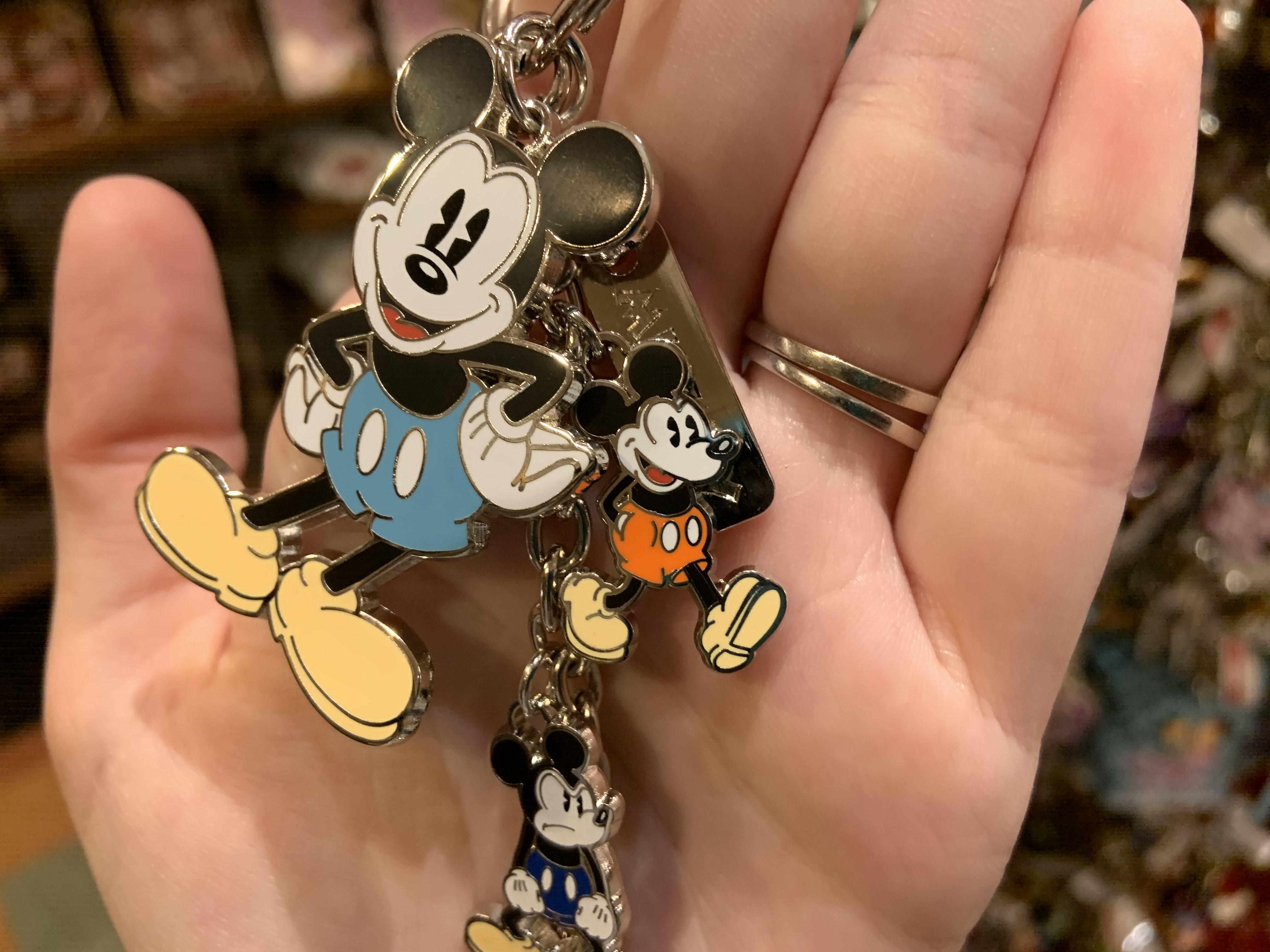 PHOTOS: New Mickey and Friends Keychains Pop Up at Walt Disney World - WDW  News Today