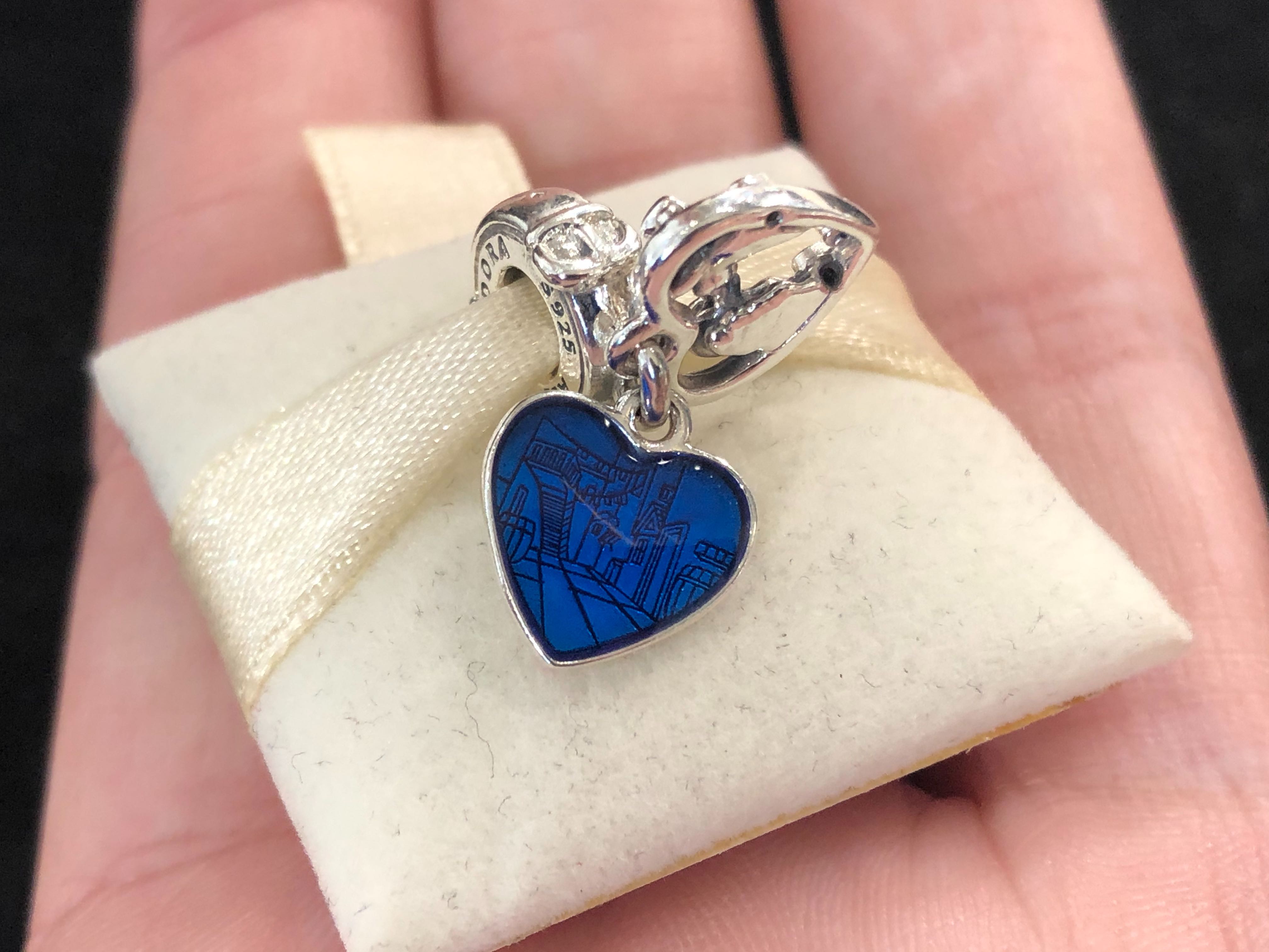 pandora jewelry disney springs