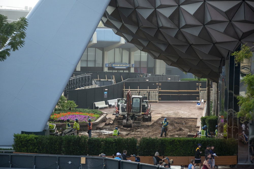 EPCOT Entrance Construction 1 14 20 gateway gifts.jpg?auto=compress%2Cformat&fit=scale&h=667&ixlib=php 1.2