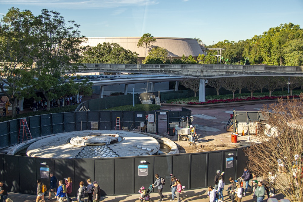 EPCOT Fountain 1 7 20.jpg?auto=compress%2Cformat&fit=scale&h=667&ixlib=php 1.2