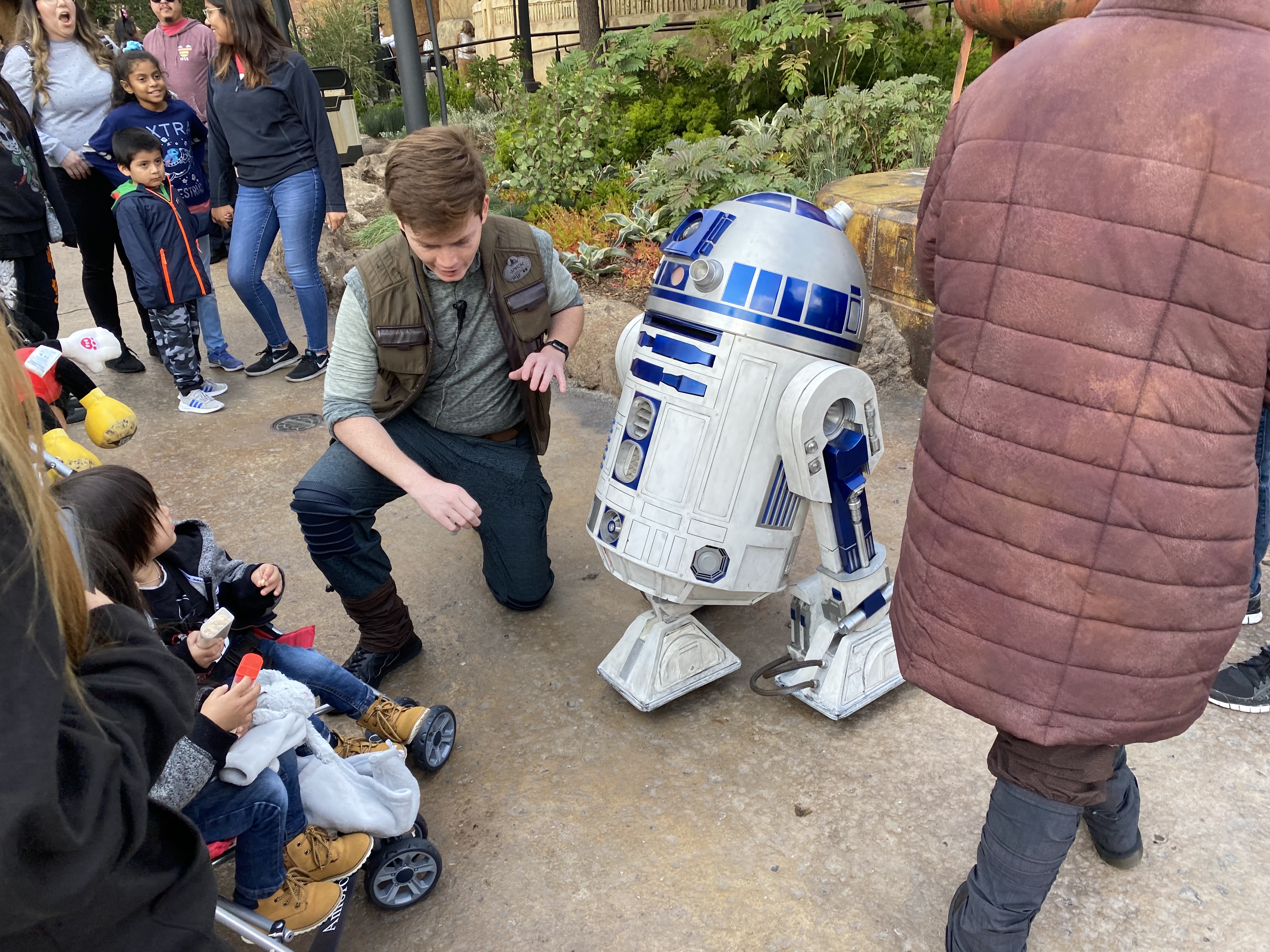 roaming r2d2 droid