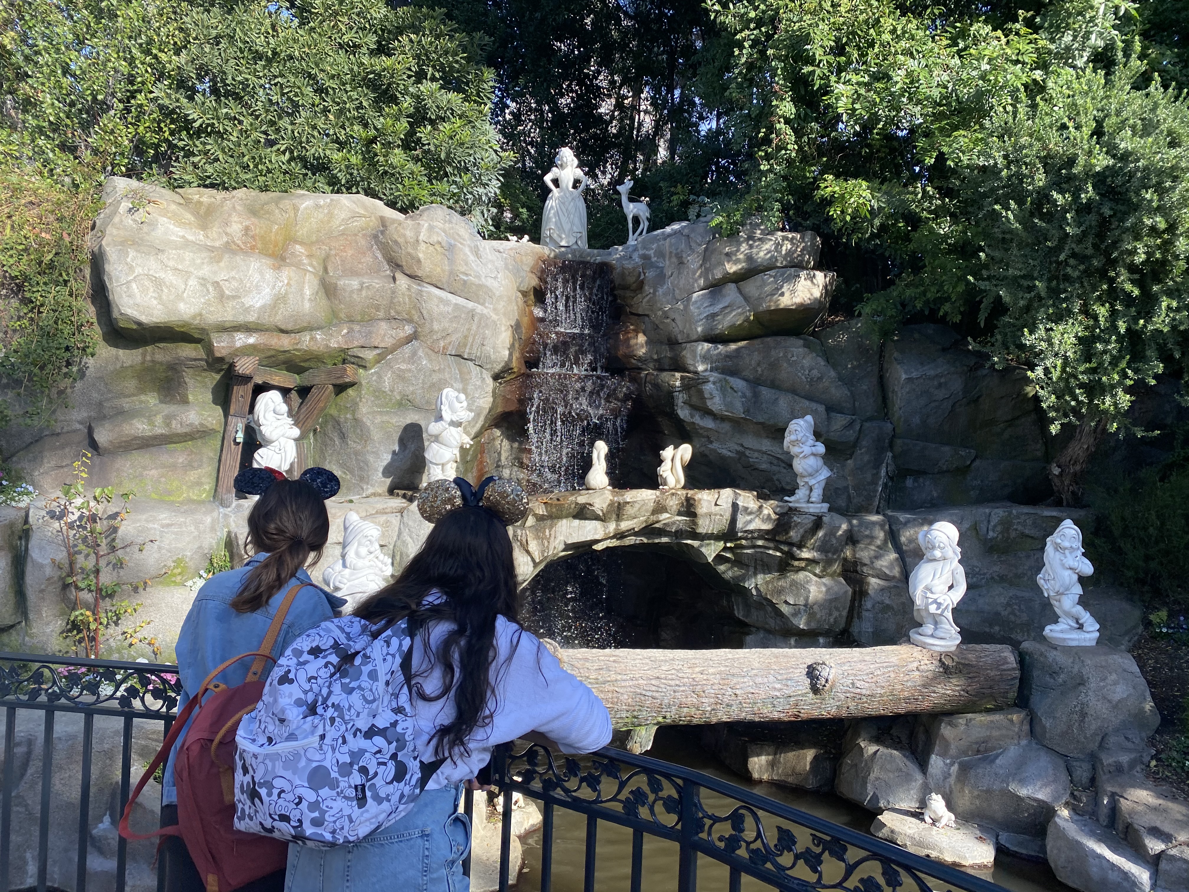 snow whites grotto