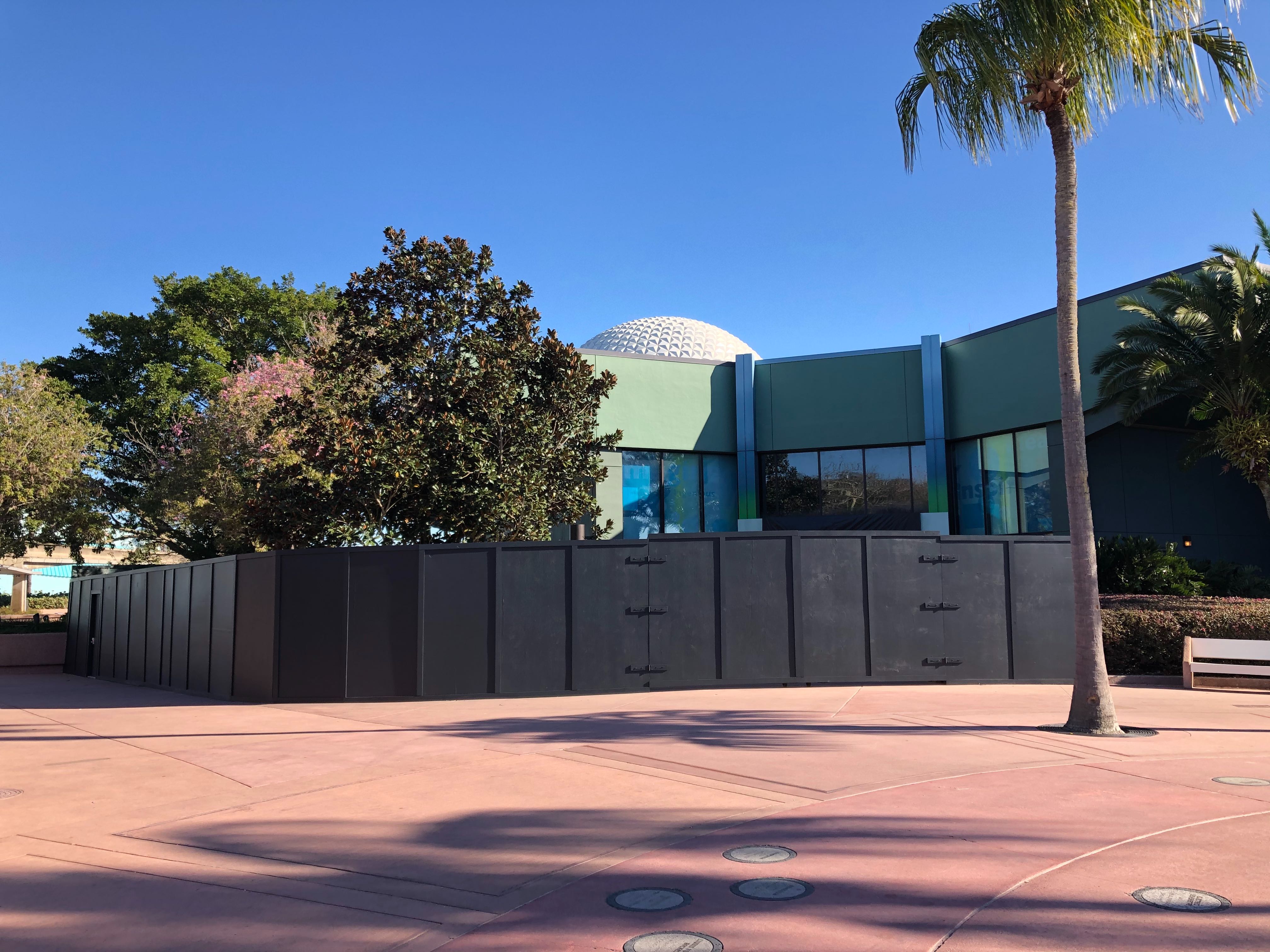 Character Spot Contruction Walls