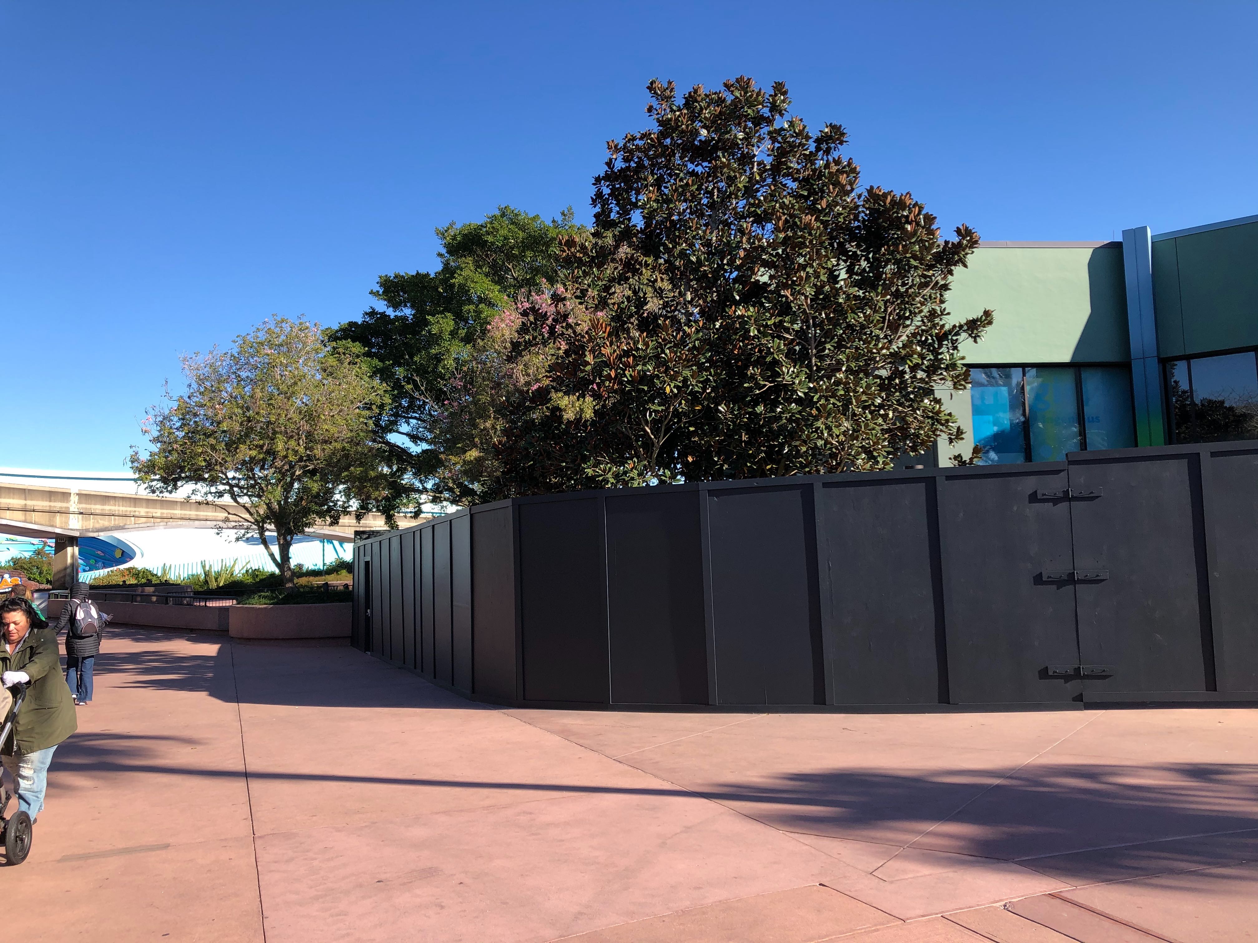 Character Spot Contruction Walls