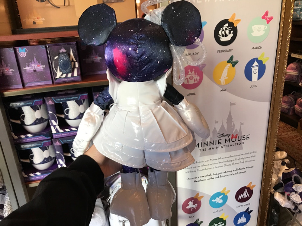 January Minnie Main Attraction Space Mountain Merchandise PlushMugBag2020 24.jpg?auto=compress%2Cformat&fit=scale&h=750&ixlib=php 1.2