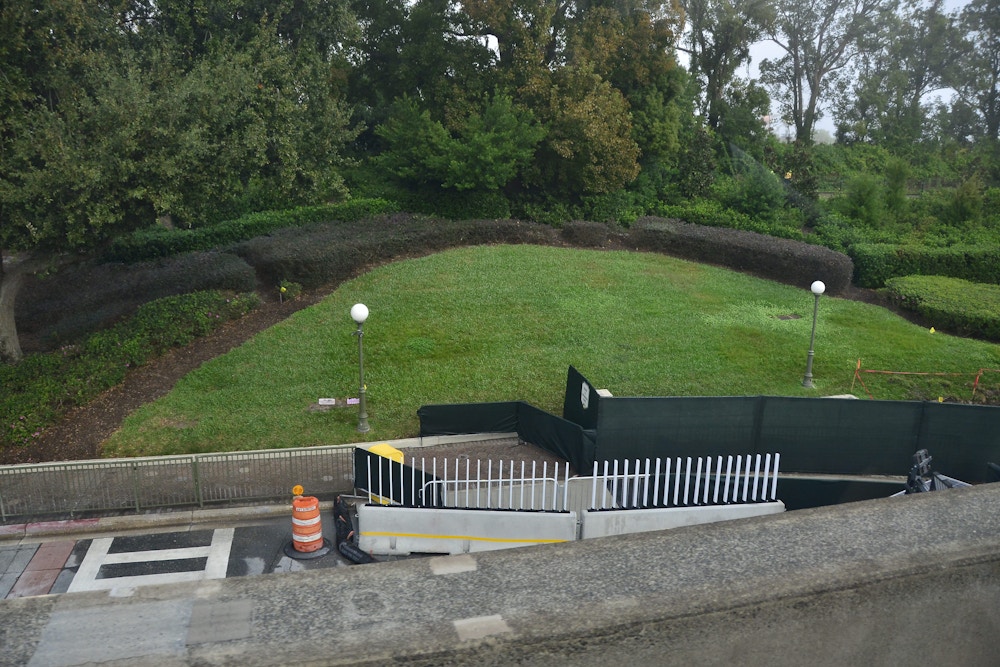 Magic Kingdom Entrance Construction 1 14 20 walkway walls.JPG?auto=compress%2Cformat&fit=scale&h=667&ixlib=php 1.2