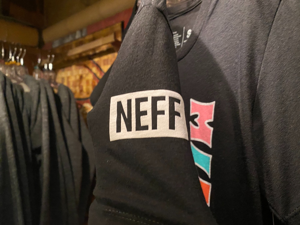 Neff Minnie Shirt3.jpg?auto=compress%2Cformat&fit=scale&h=750&ixlib=php 1.2