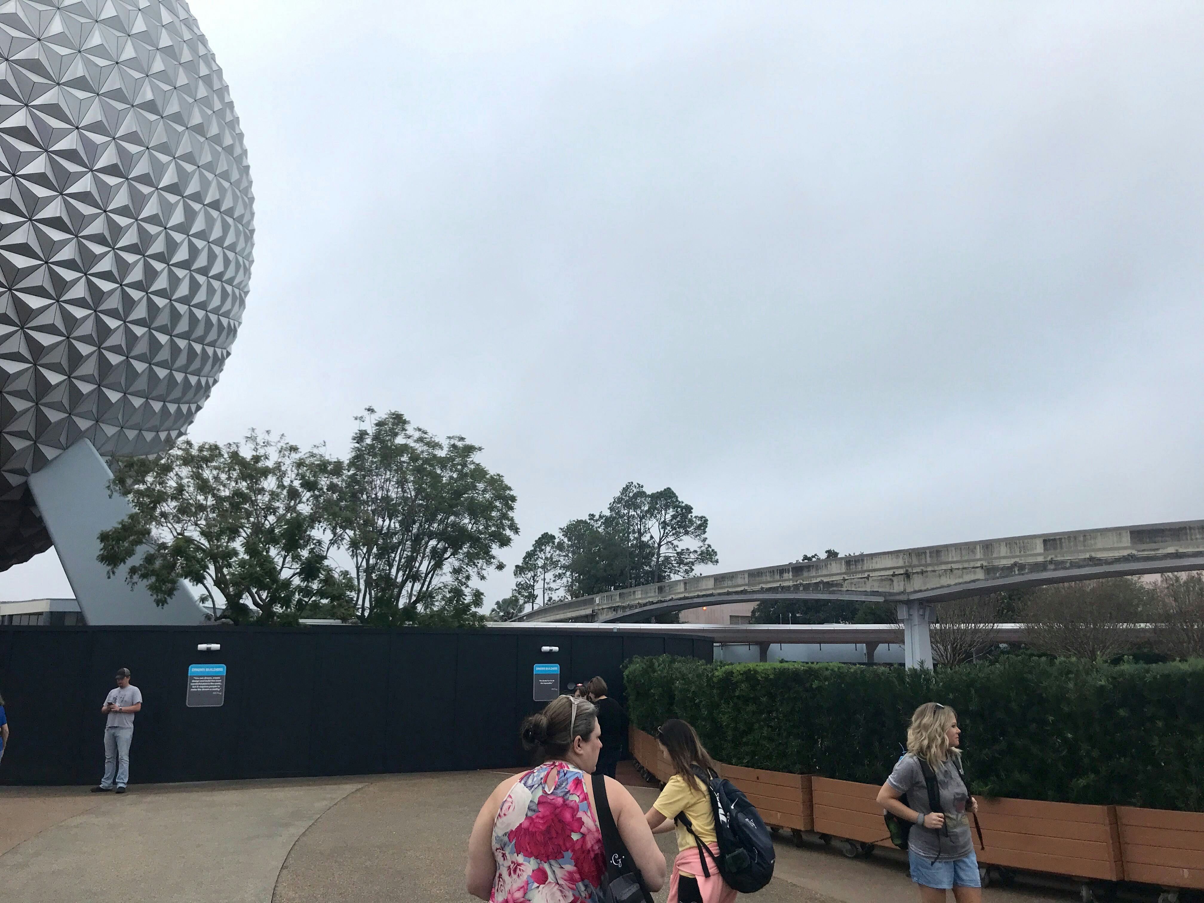 construction walls hedges epcot west entrance jan 2020 4.jpg?auto=compress%2Cformat&ixlib=php 1.2