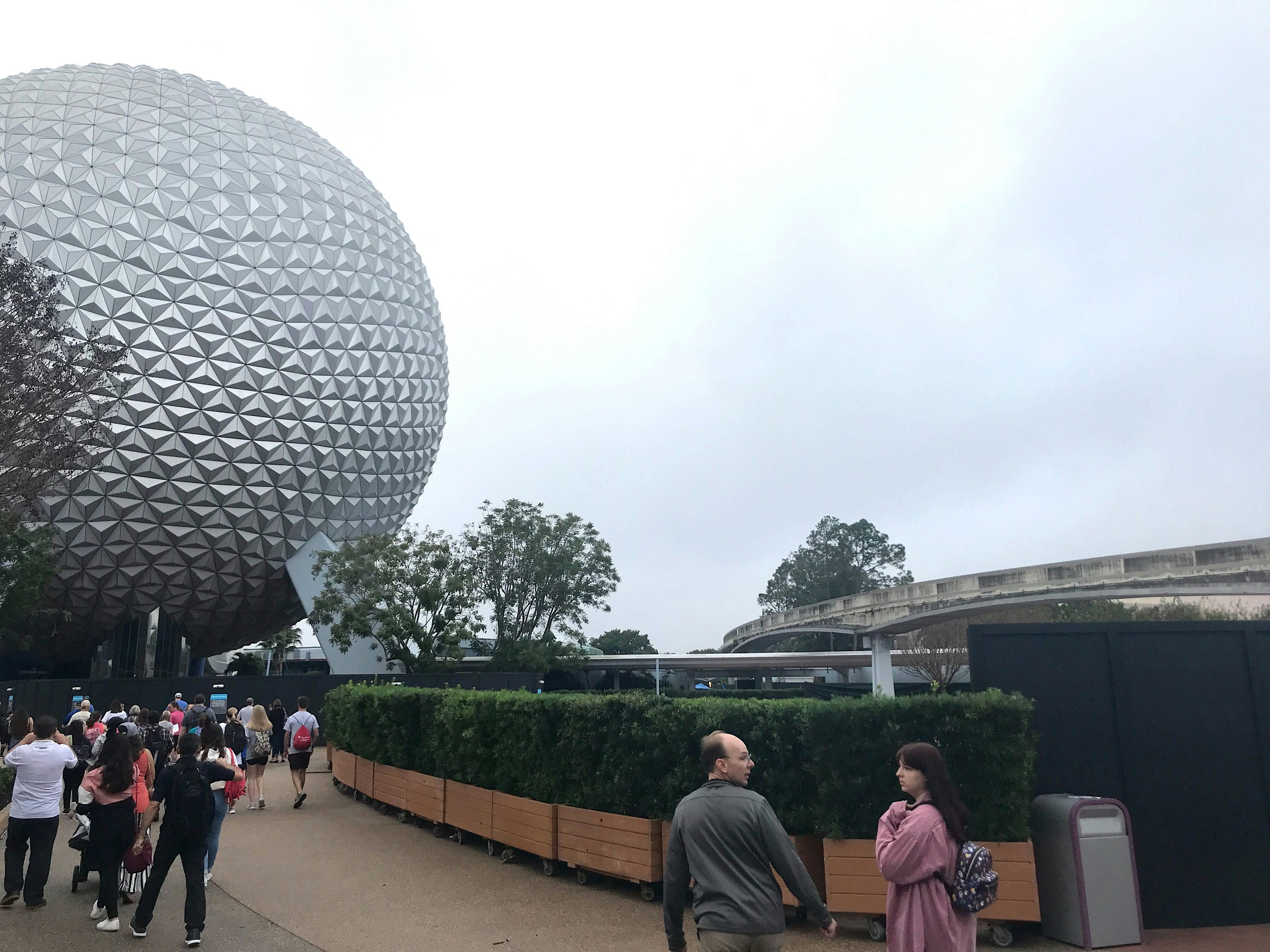 construction walls hedges epcot west entrance jan 2020 7.jpg?auto=compress%2Cformat&ixlib=php 1.2