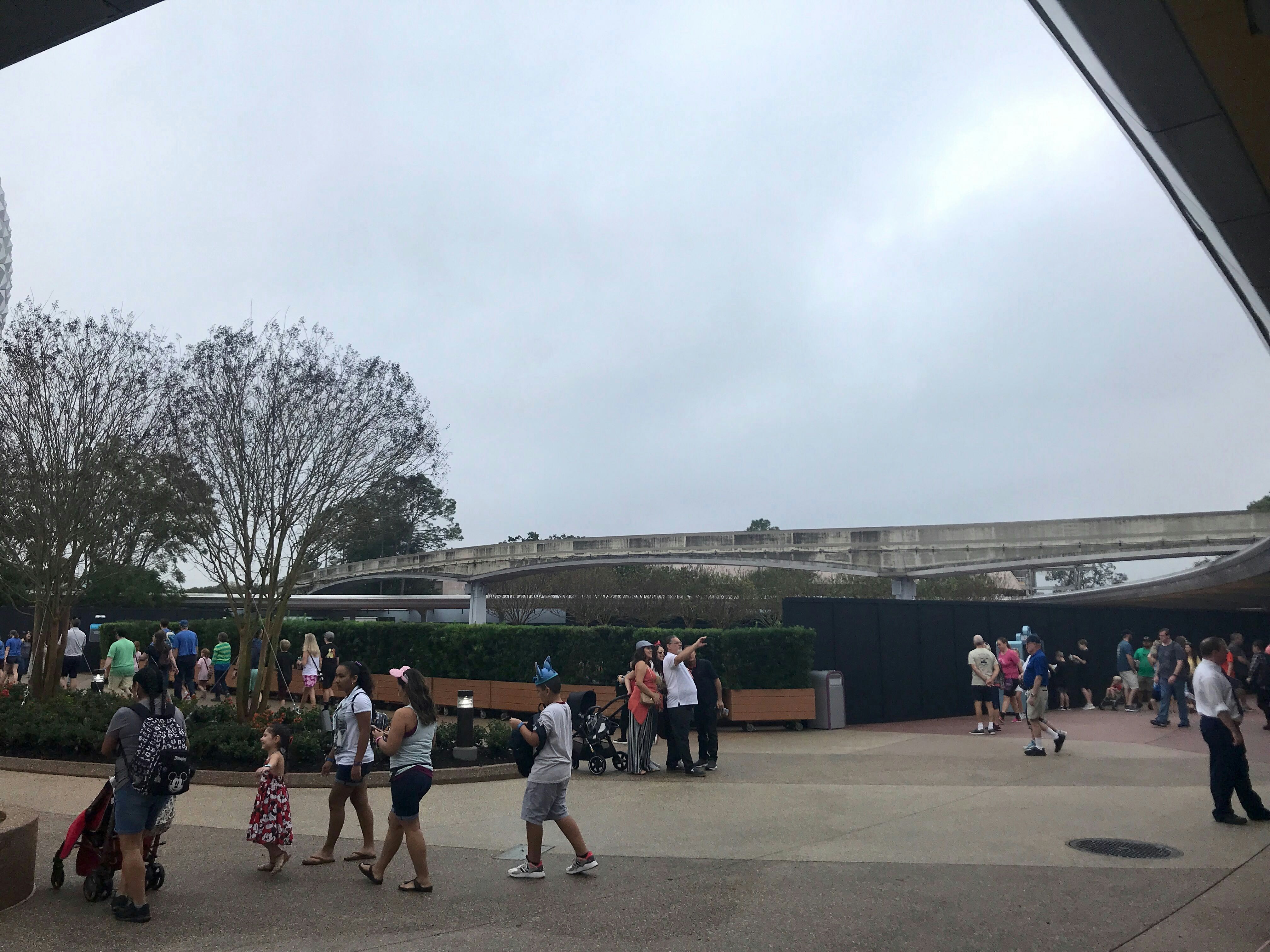 construction walls hedges epcot west entrance jan 2020 8.jpg?auto=compress%2Cformat&ixlib=php 1.2