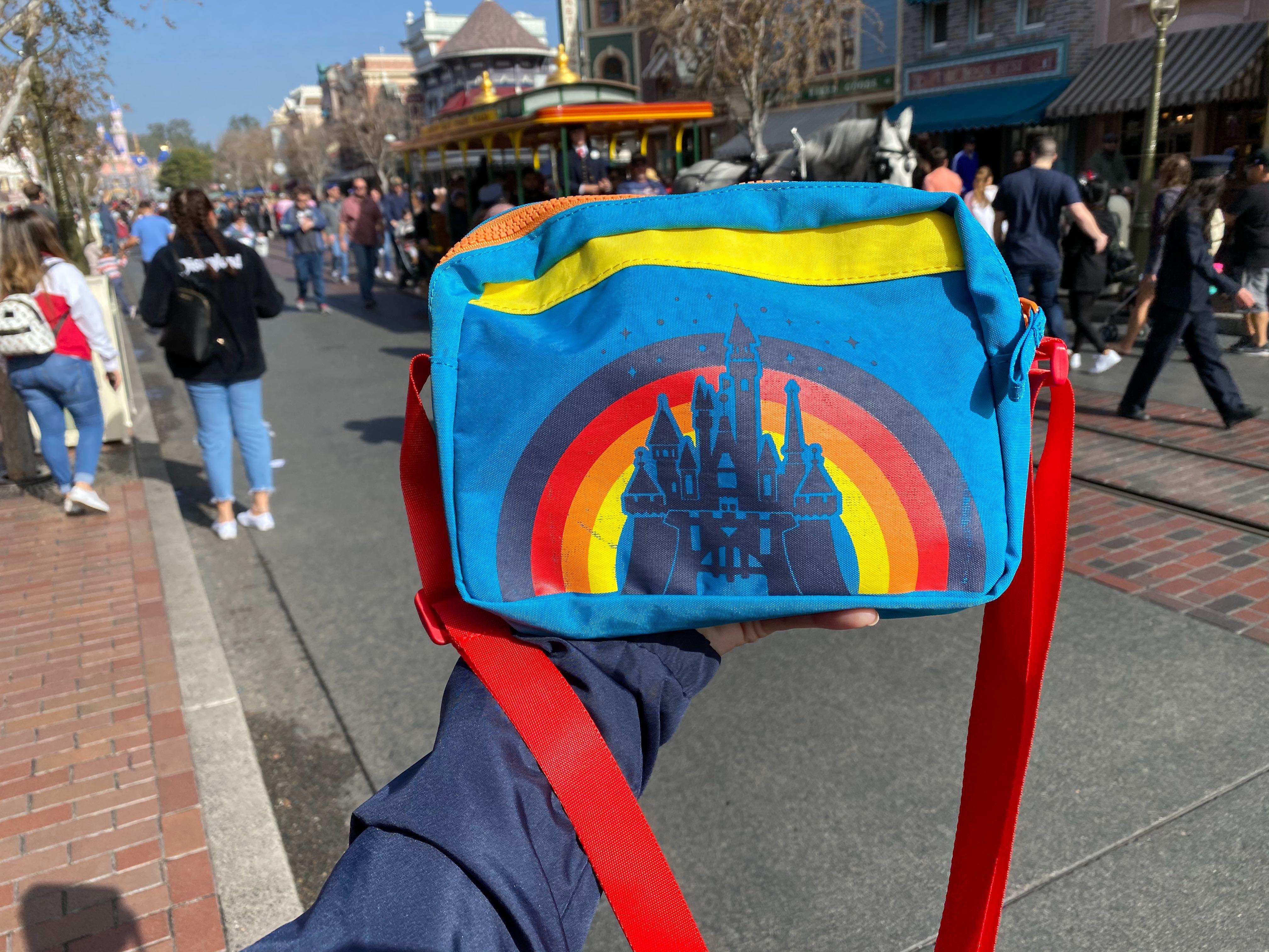 disneyland-retro-merchandise-01-25-2020-fanny-pack.jpg