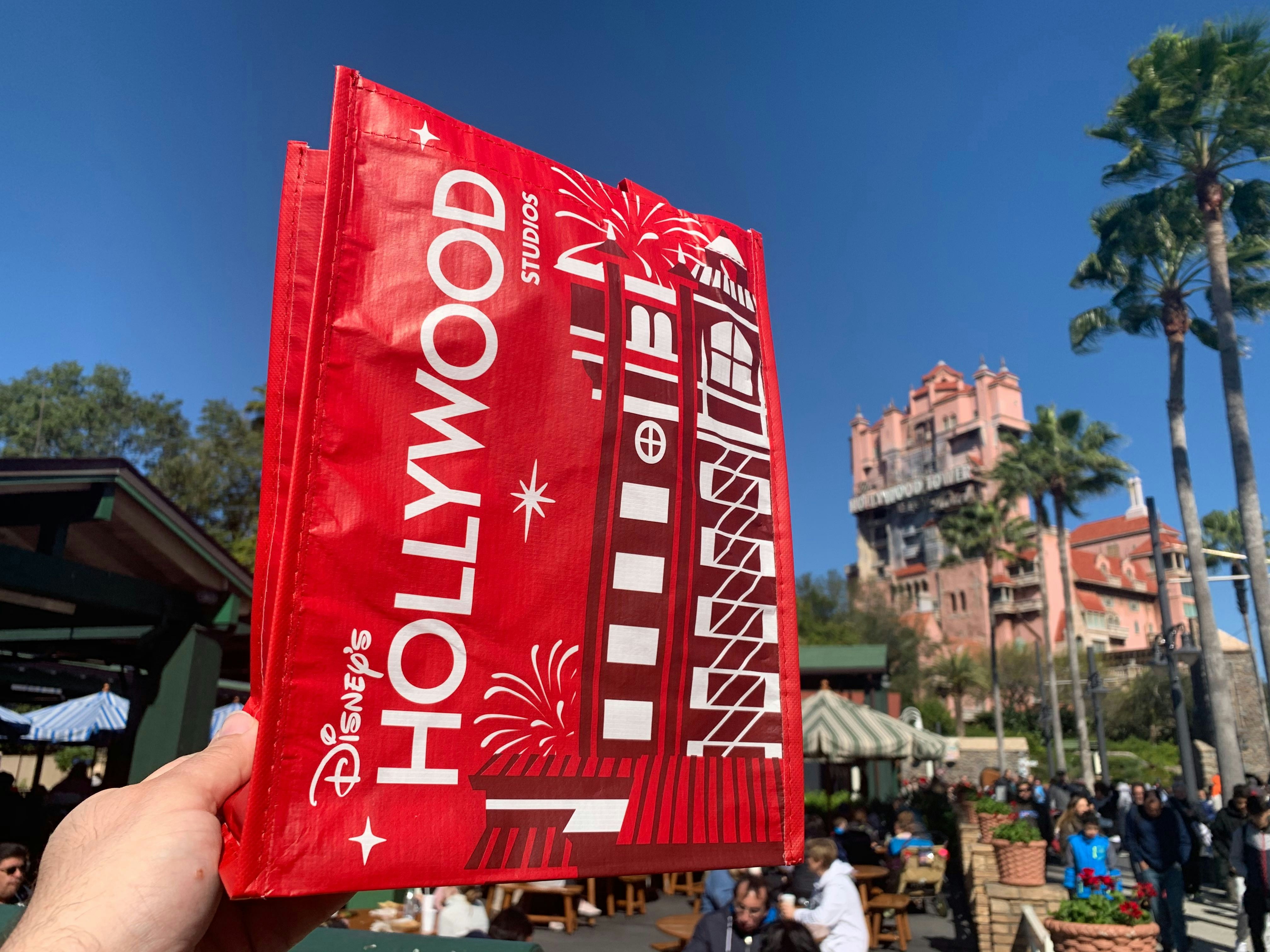 hollywood studios new reusable bags logo 2020 4.jpg?auto=compress%2Cformat&ixlib=php 1.2