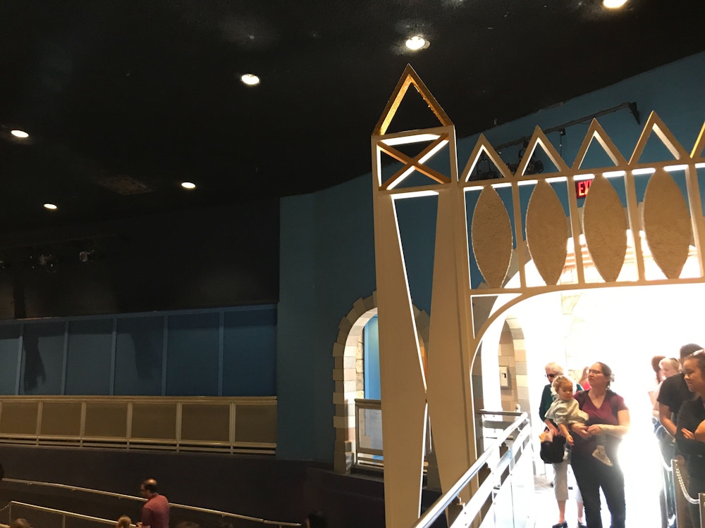 its a small world queue refurbishment1.jpg?auto=compress%2Cformat&fit=scale&h=750&ixlib=php 1.2