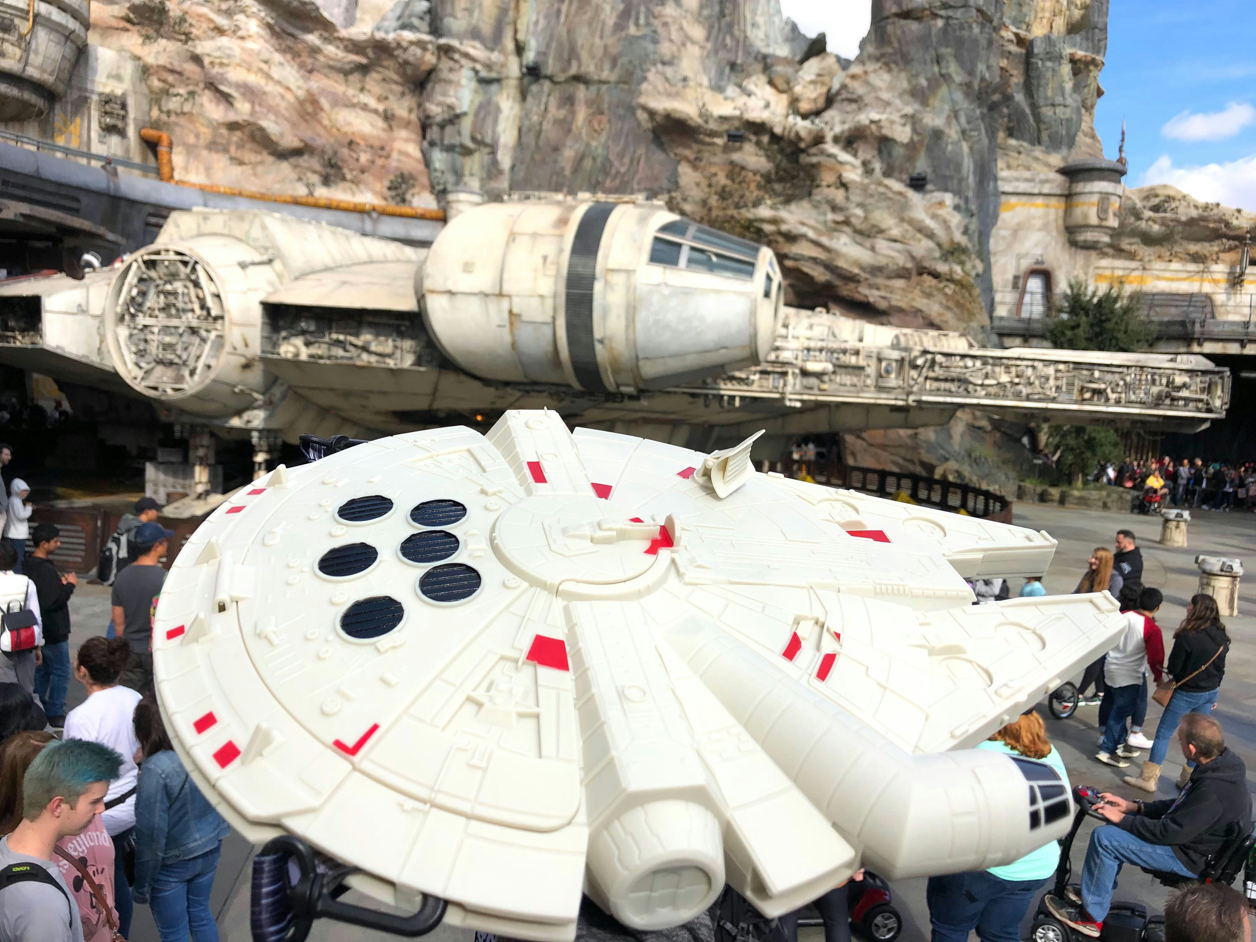 millennium falcon fry bucket disneyland jan 2020 20.jpg?auto=compress%2Cformat&ixlib=php 1.2