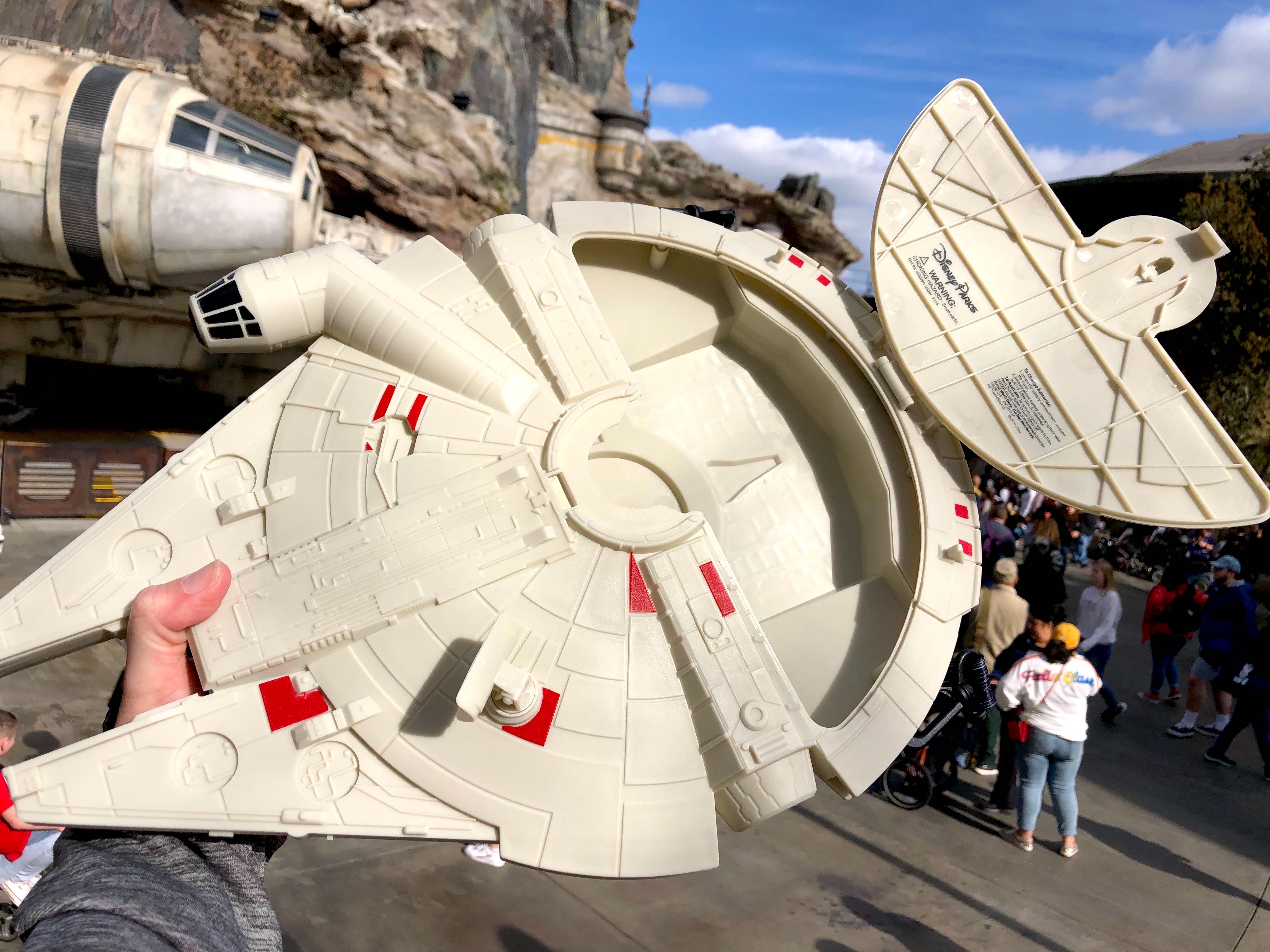 PHOTOS: New Light-Up Star Wars Millennium Falcon Souvenir French