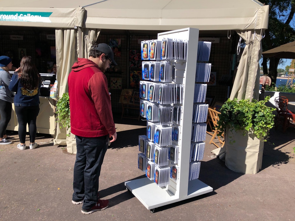 festival of the arts phone case stand