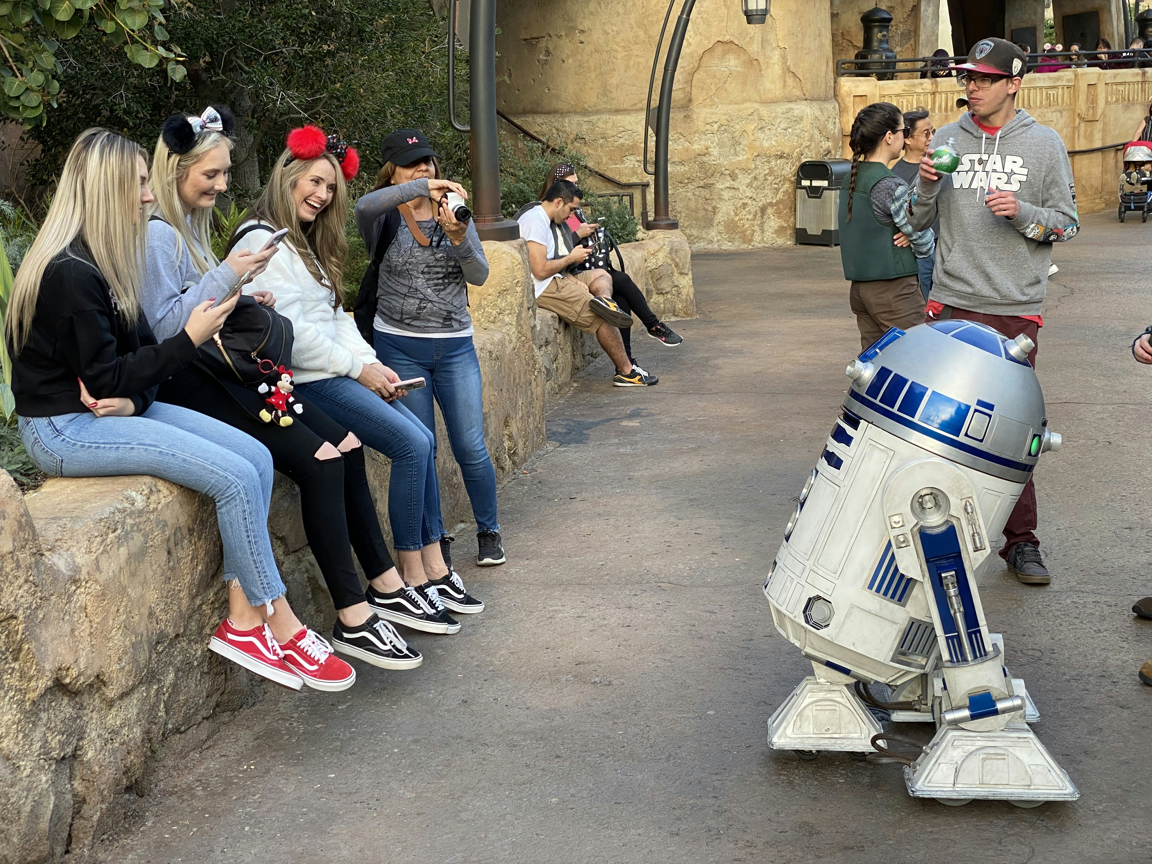 r2d2 droid testing disneyland jan 2020 9.jpeg?auto=compress%2Cformat&ixlib=php 1.2