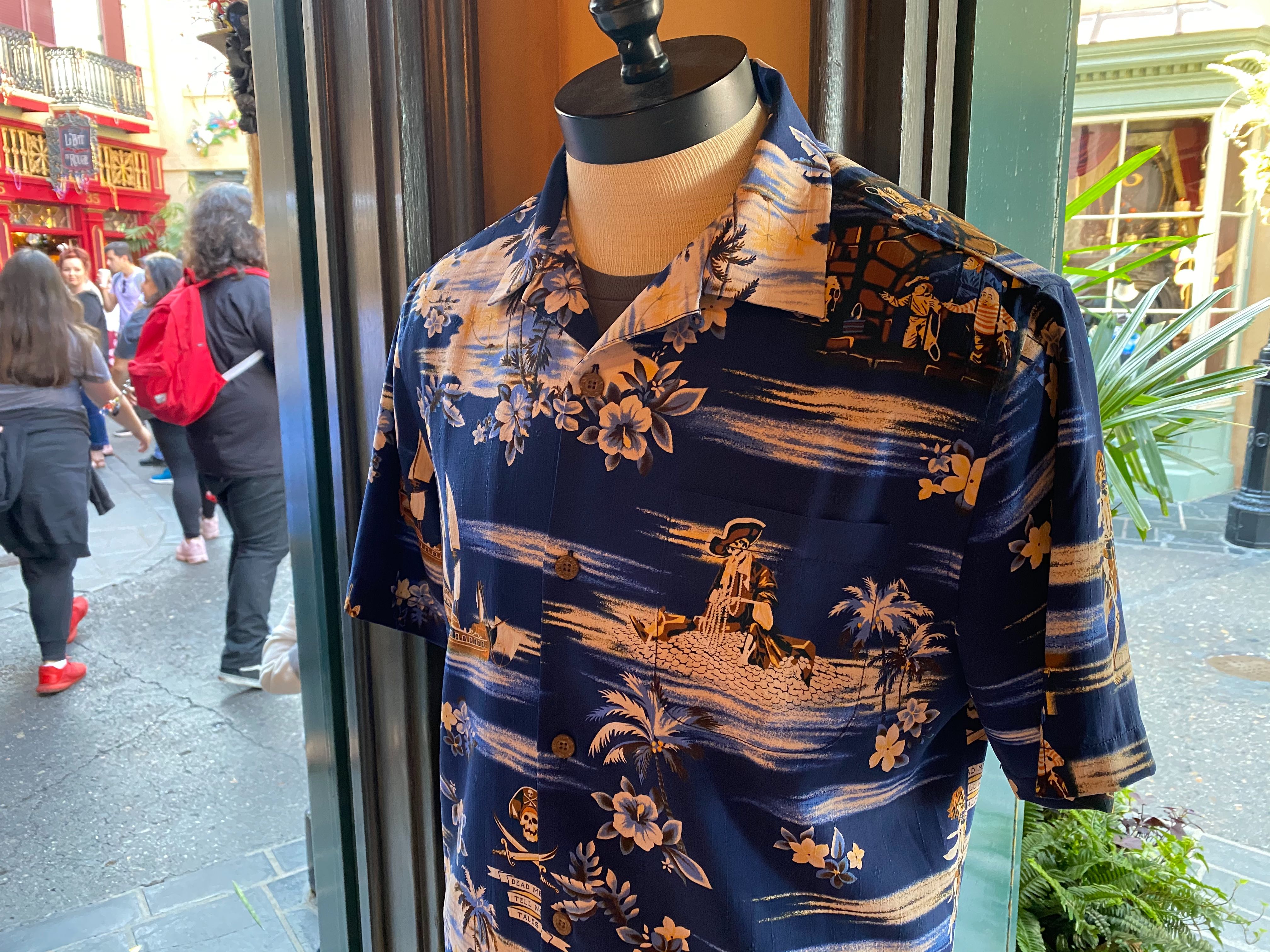 Disney Parks Tommy Bahama Enchanted Tiki Room Hawaiian Shirt Size Medium NWT 