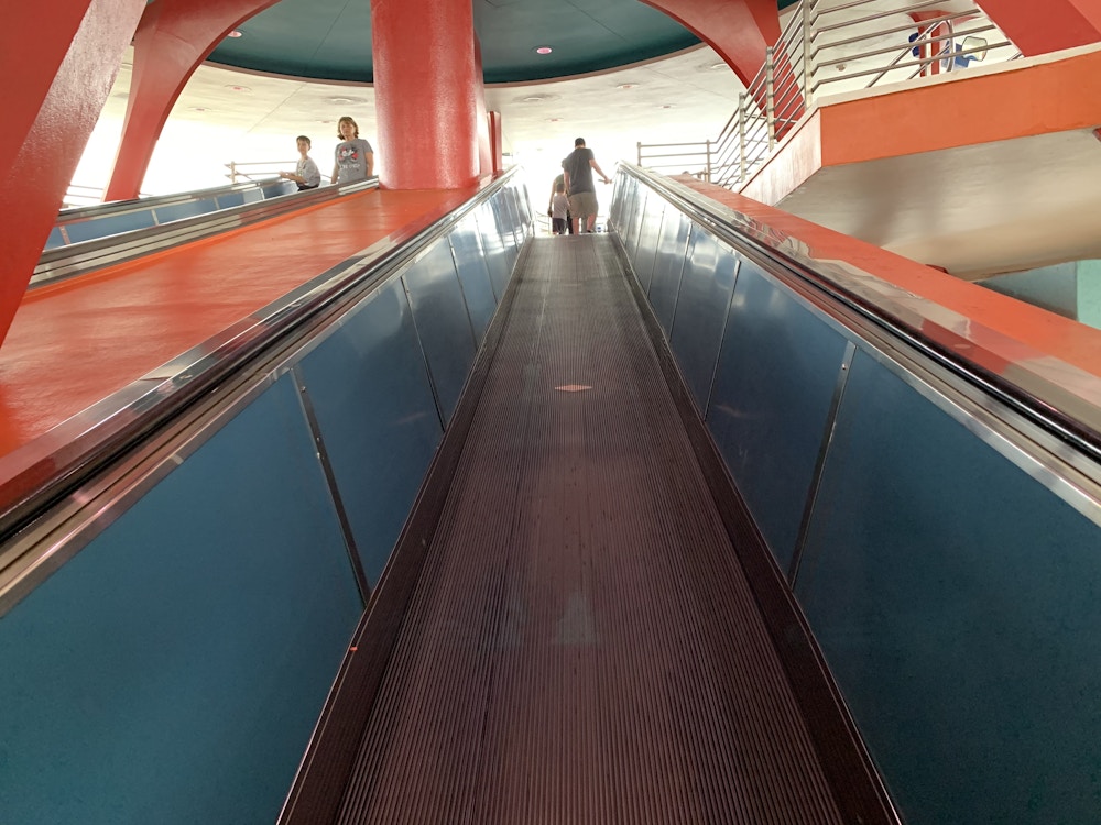 06 021320 PeopleMover Ramp Ride.jpeg?auto=compress%2Cformat&fit=scale&h=750&ixlib=php 1.2