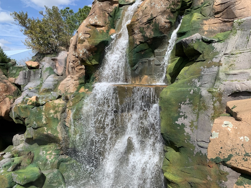 18 021820 Epcot Waterfall in Canada.jpeg?auto=compress%2Cformat&fit=scale&h=750&ixlib=php 1.2