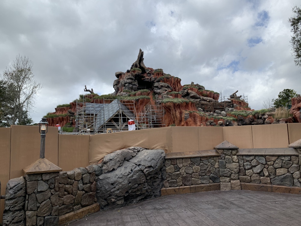 22 021320 MK Splash Mountain Refurb.jpeg?auto=compress%2Cformat&fit=scale&h=750&ixlib=php 1.2