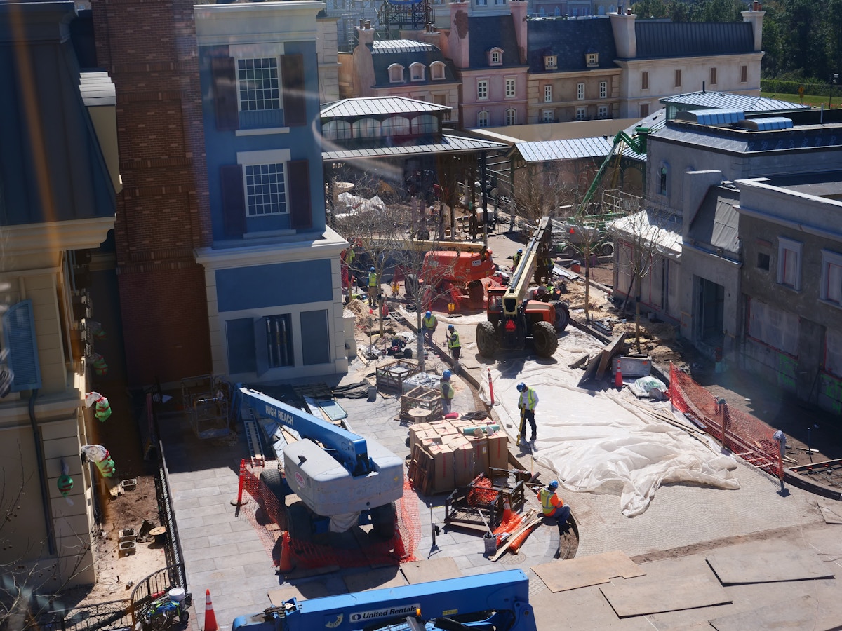 France Pavilion Construction