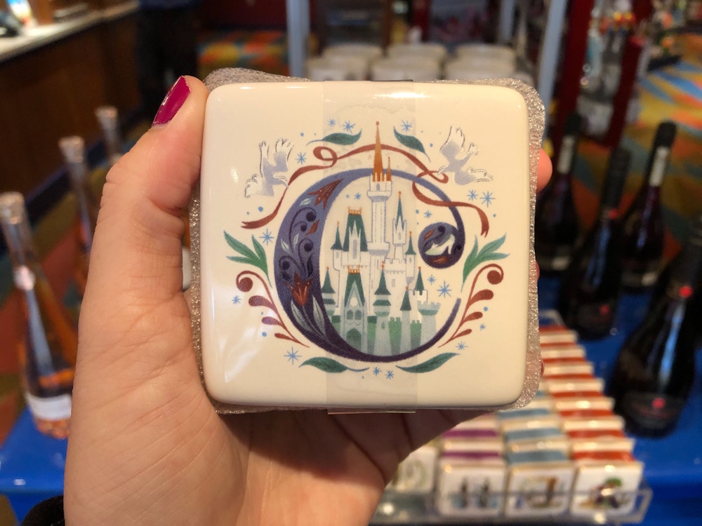 ABCDisney Trinket Boxes C Cinderella Castle 1.jpg?auto=compress%2Cformat&fit=scale&h=750&ixlib=php 1.2