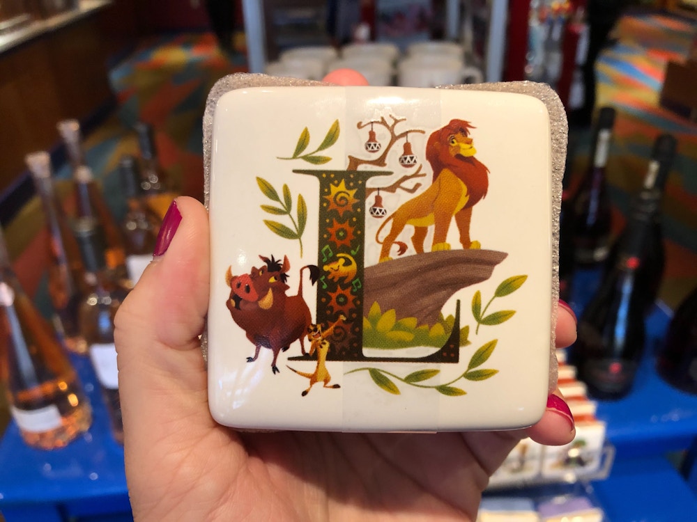 ABCDisney Trinket Boxes L Lion King 1.jpg?auto=compress%2Cformat&fit=scale&h=750&ixlib=php 1.2