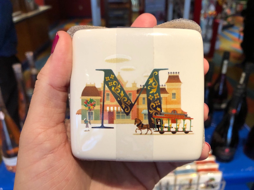 ABCDisney Trinket Boxes M Main Street U.S.A 1.jpg?auto=compress%2Cformat&fit=scale&h=750&ixlib=php 1.2