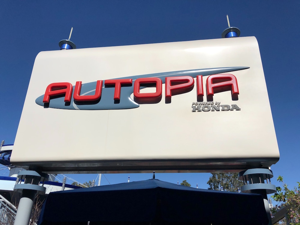 Autopia Fastpass Disneyland3.jpg?auto=compress%2Cformat&fit=scale&h=750&ixlib=php 1.2