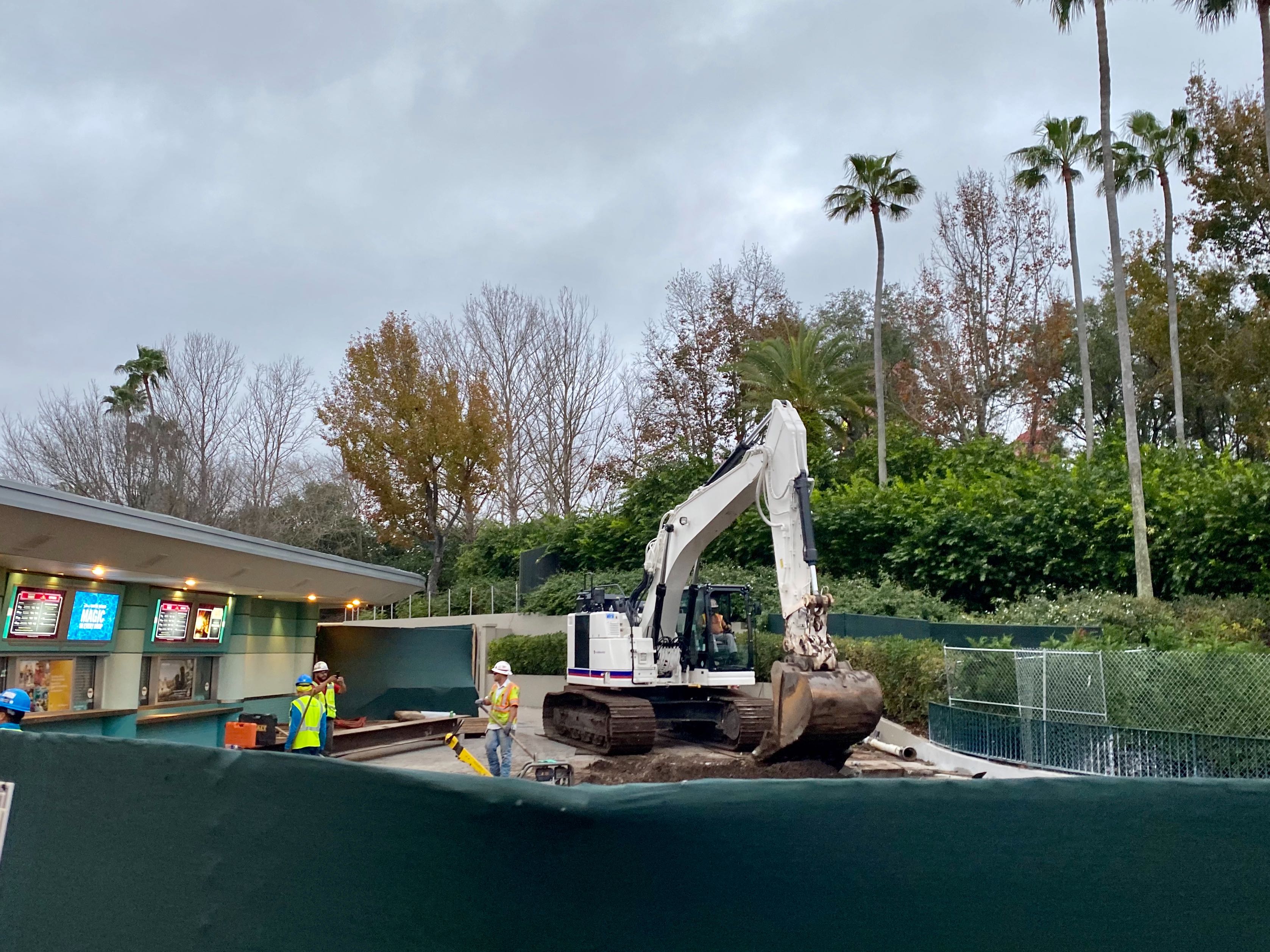 hollywood studios entrance construction