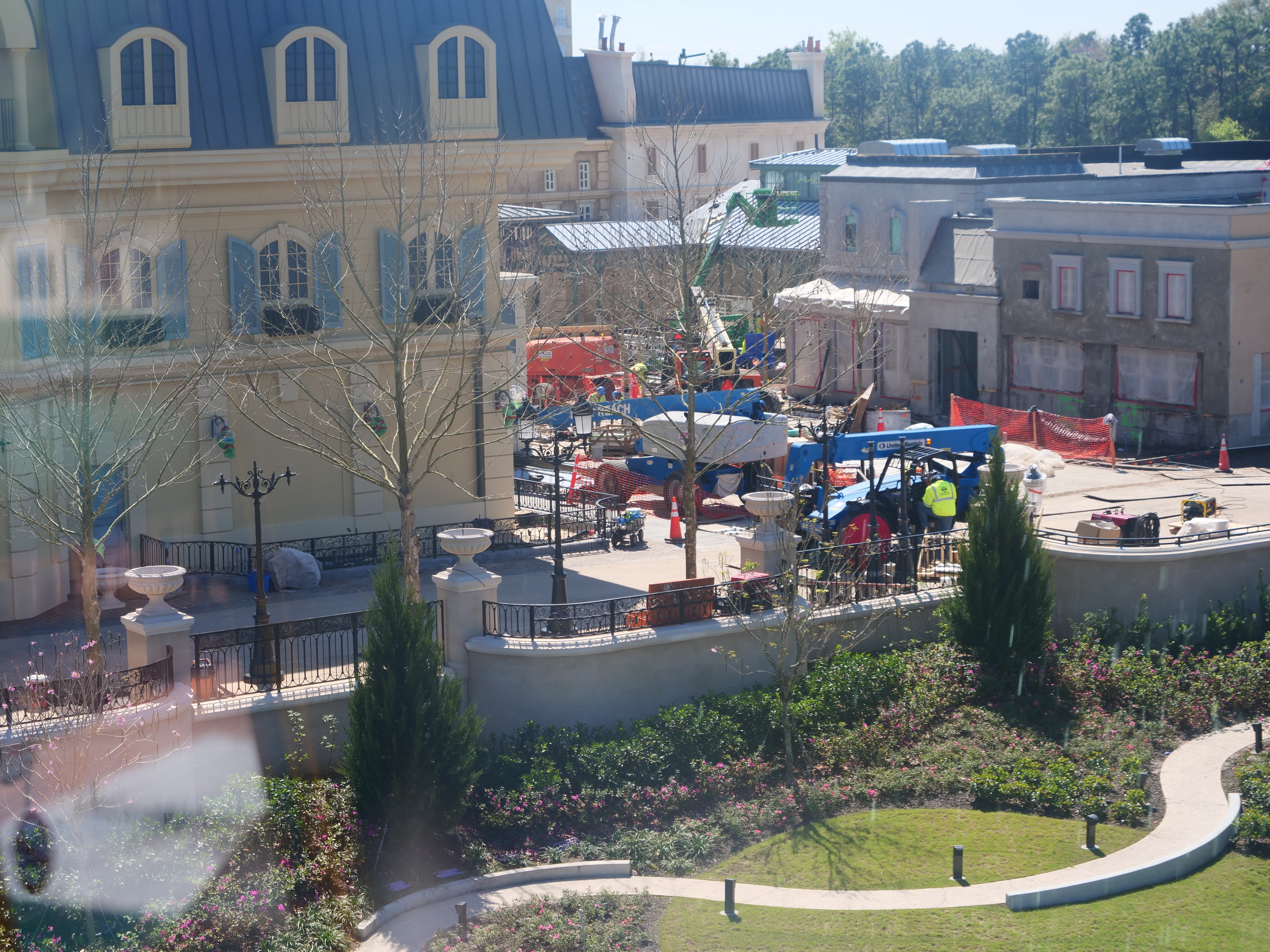 France Pavilion Construction