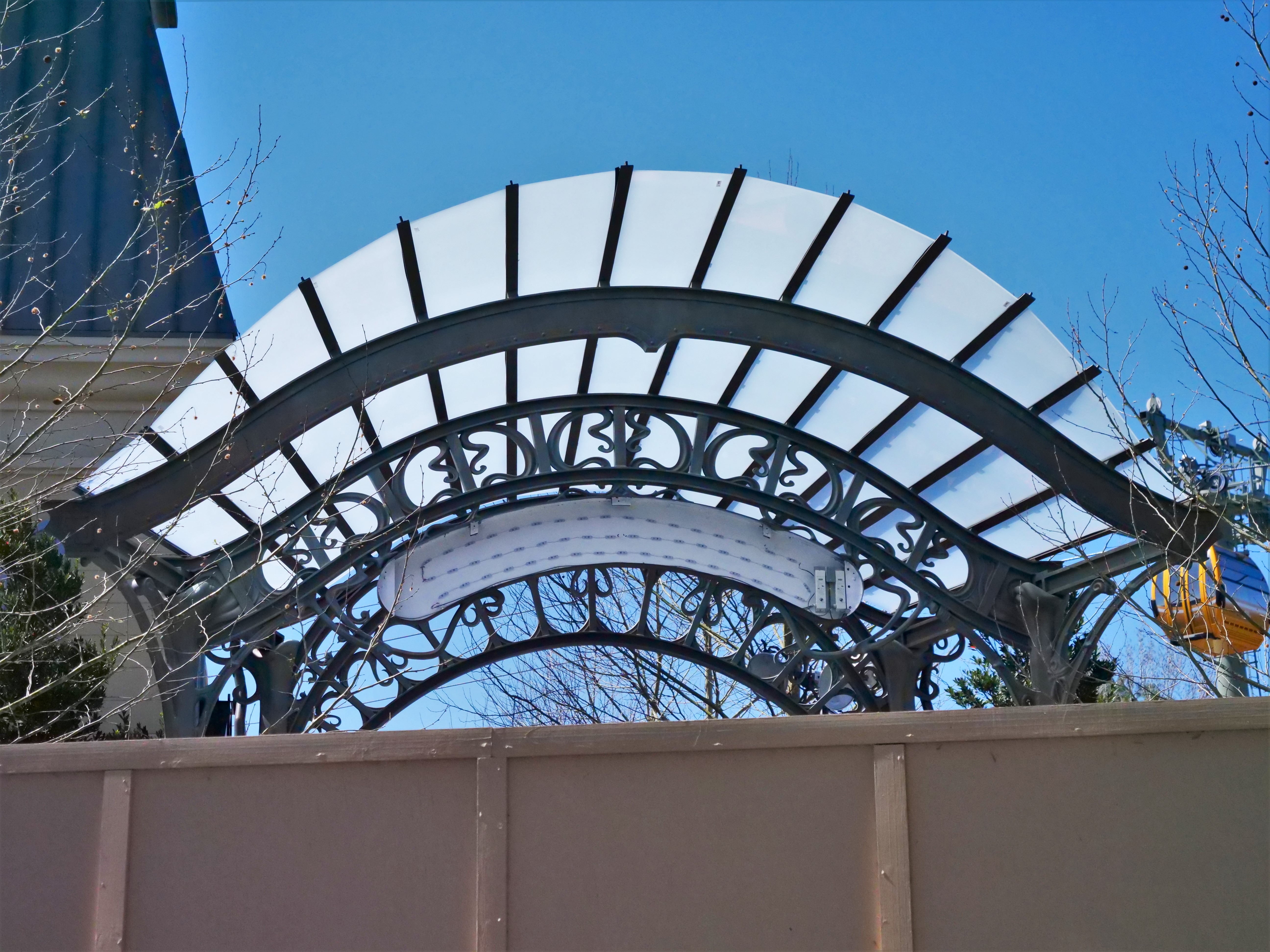 France Expansion Archway