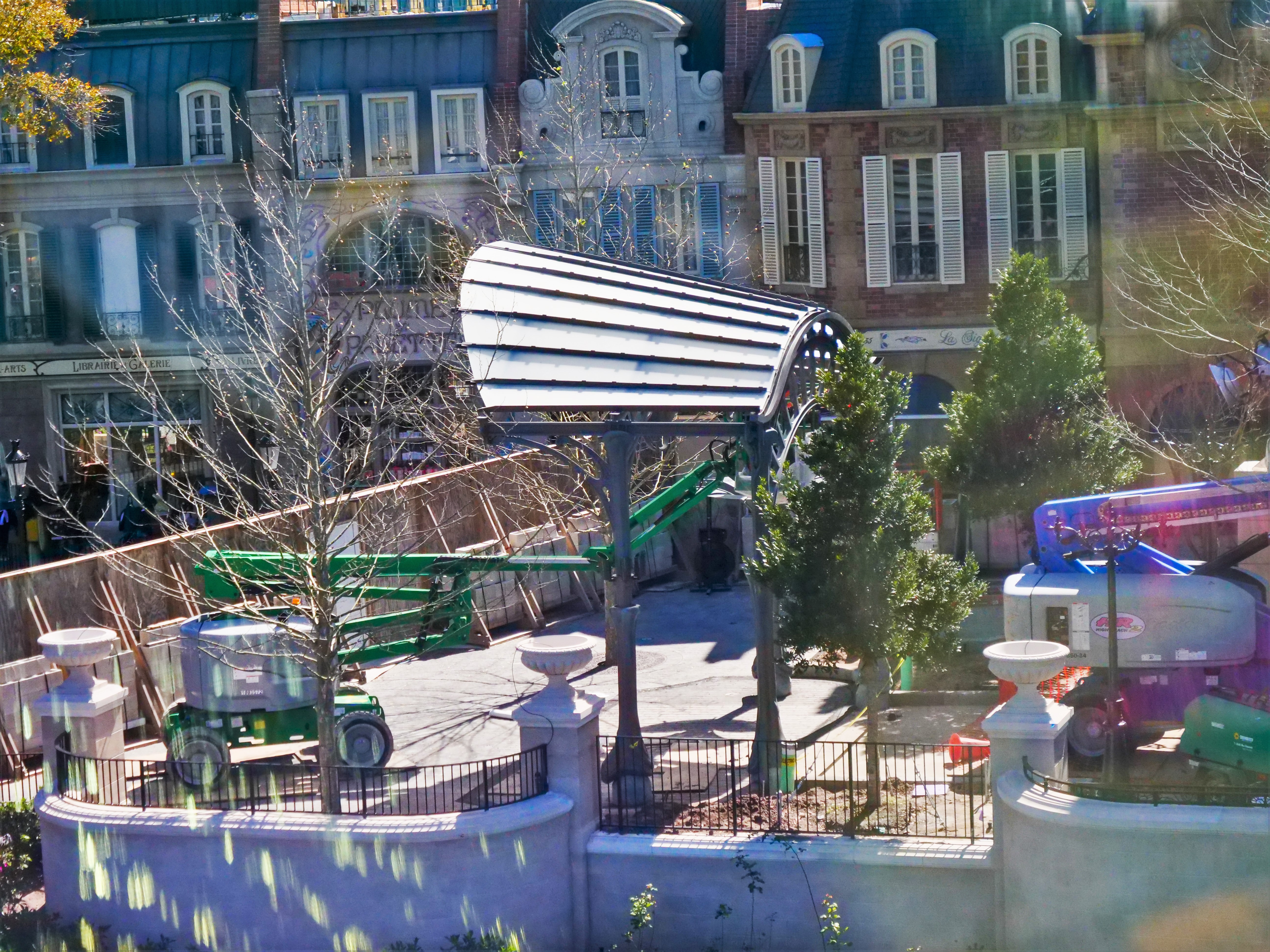 France Expansion Archway