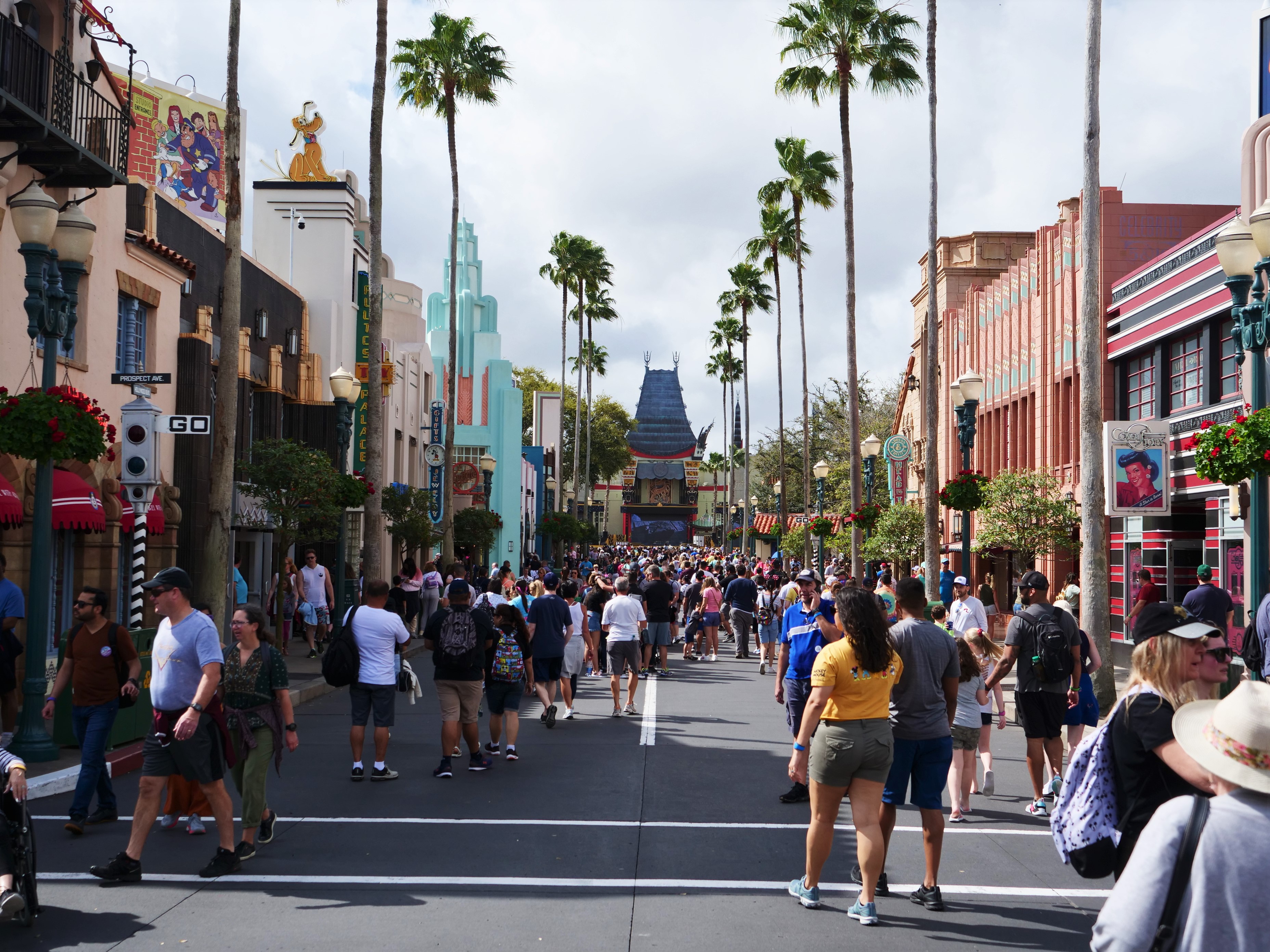 Hollywood Studios Crowds