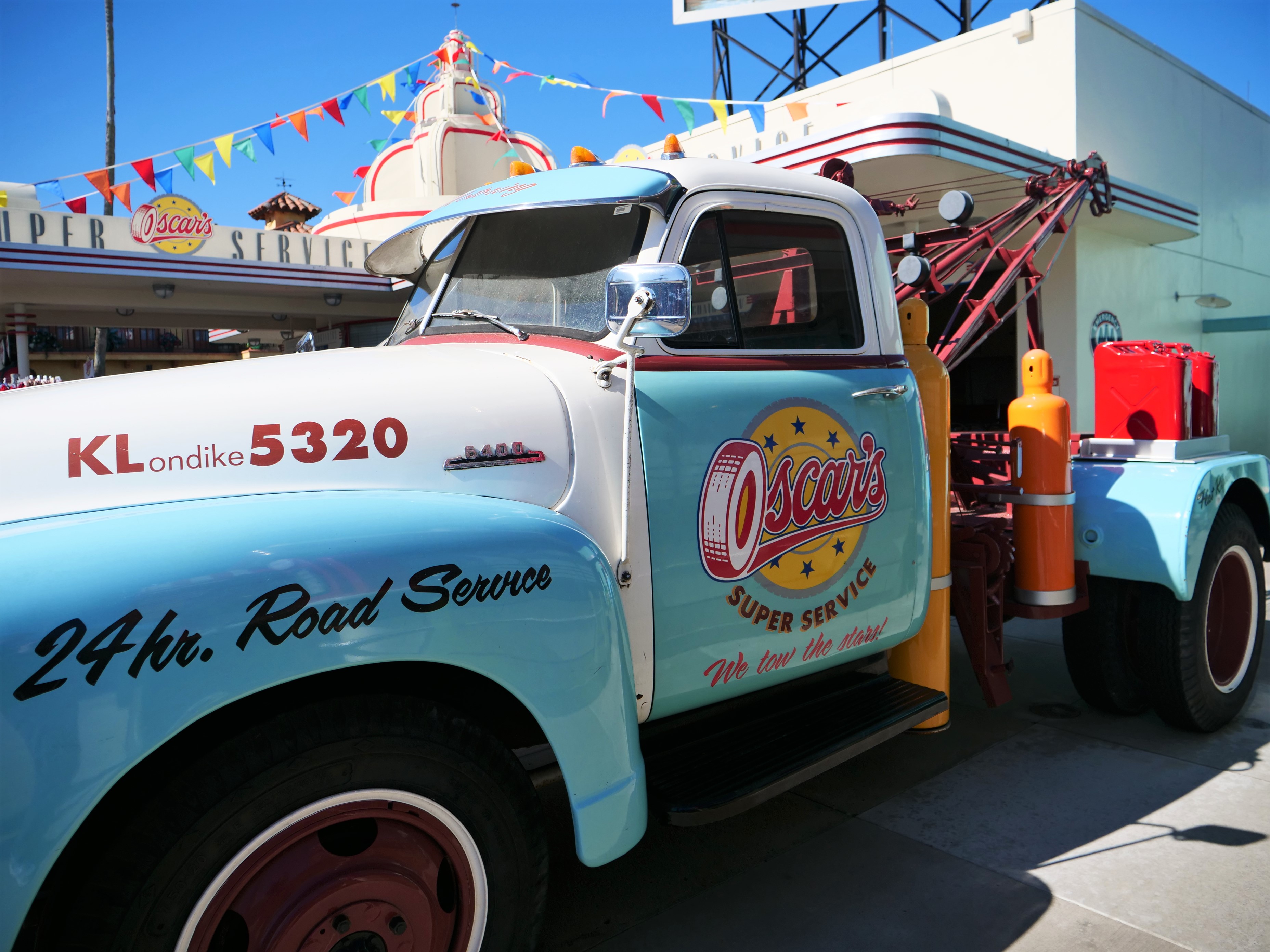 Oscar's Super Service Truck