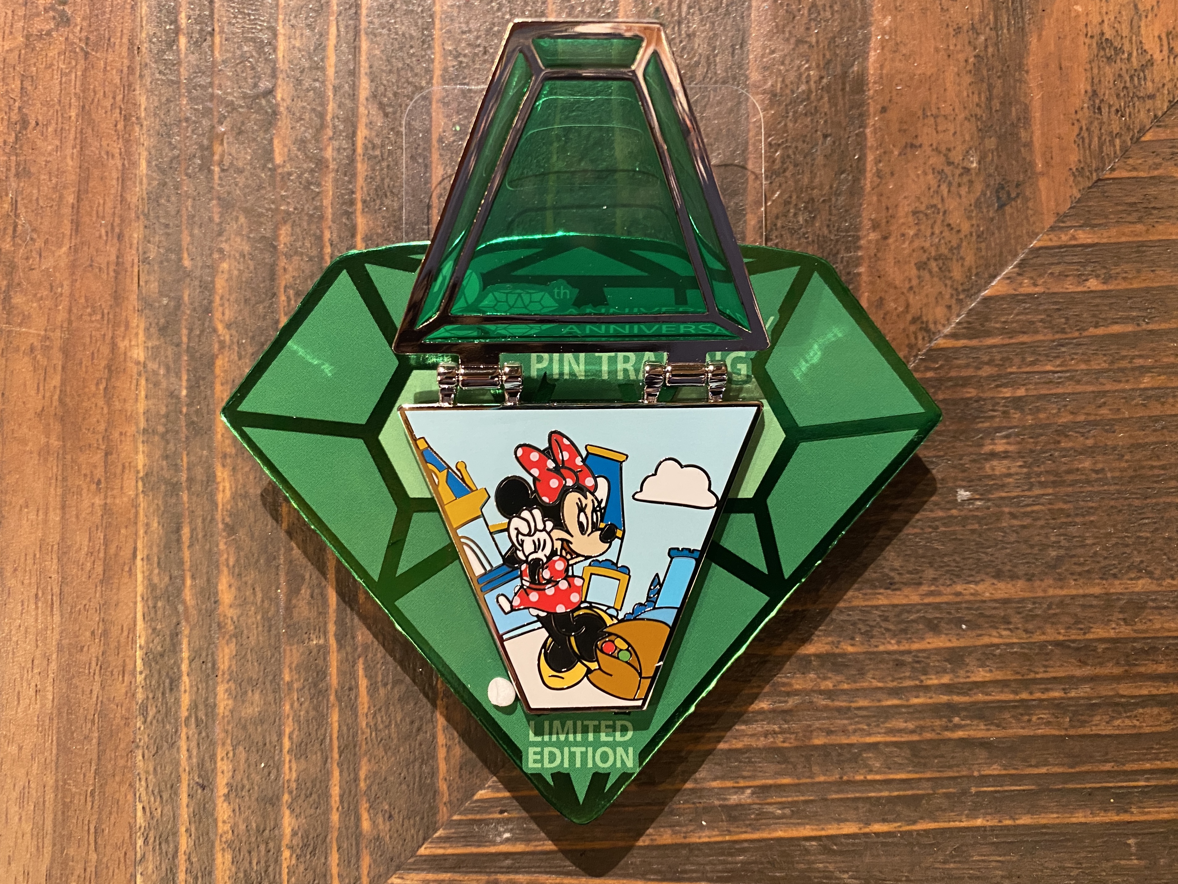 Limited edition Minnie pin