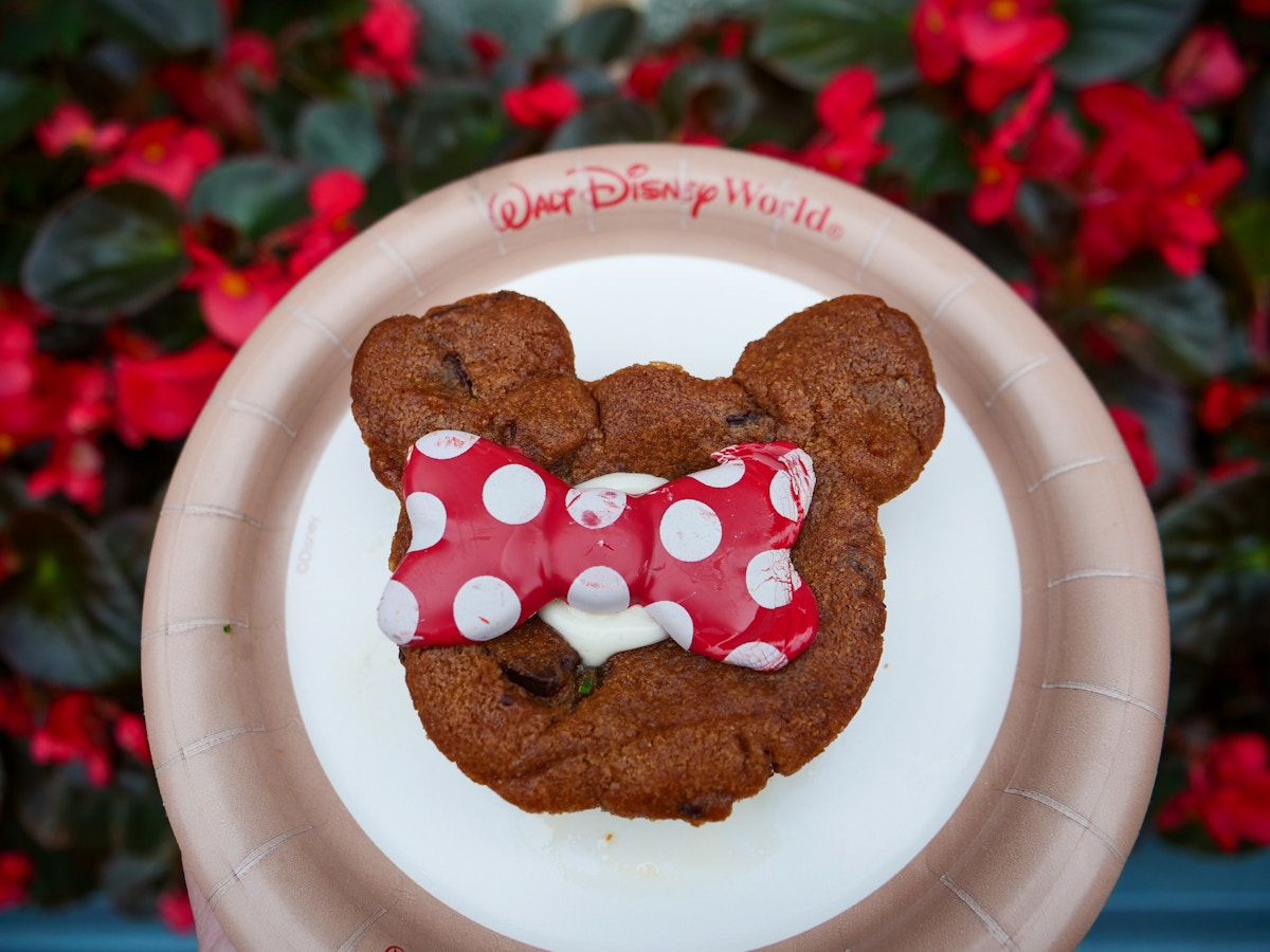 Minnie Mouse Lava Cake