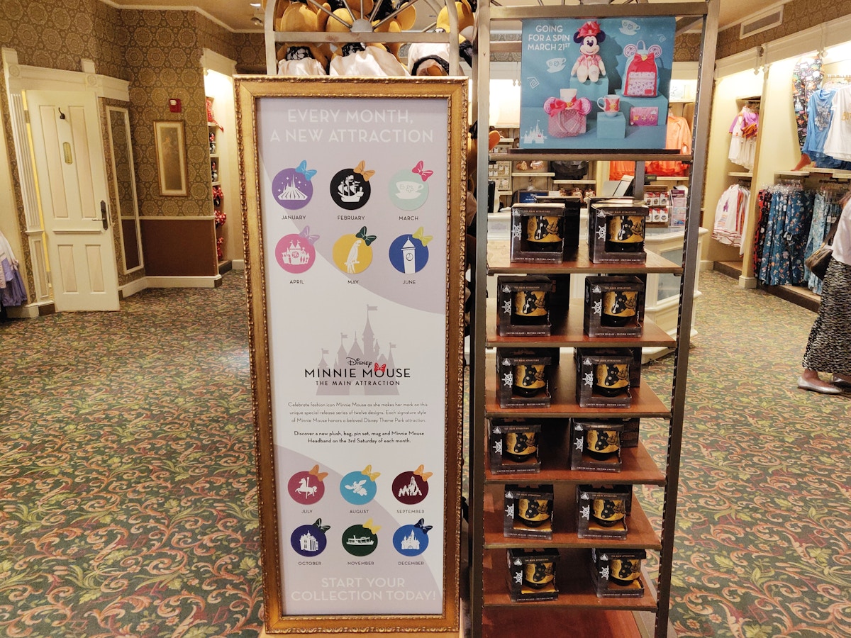 Minnie Mouse The Main Attraction Display