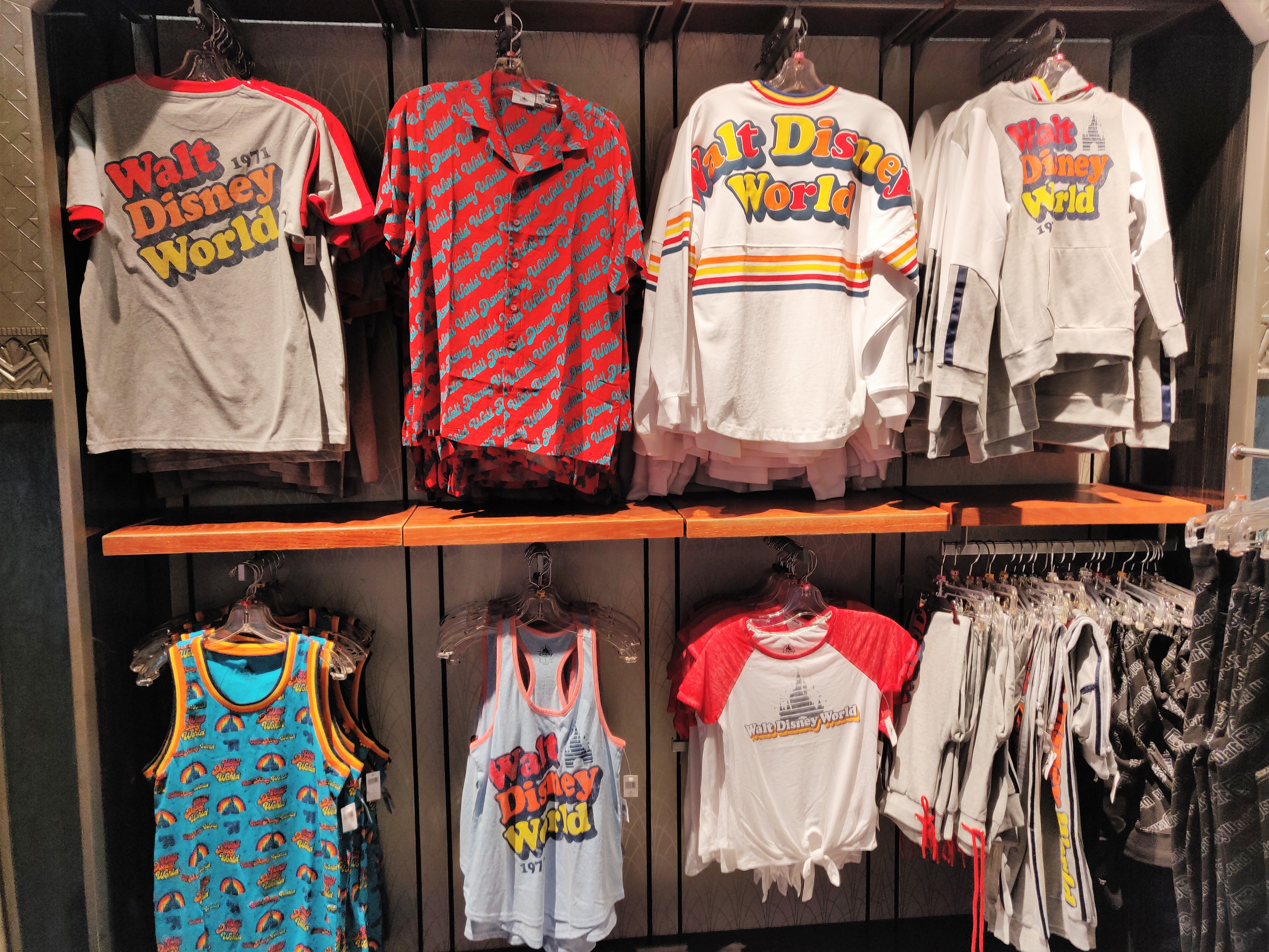 Retro Line at Sunset Club Couture