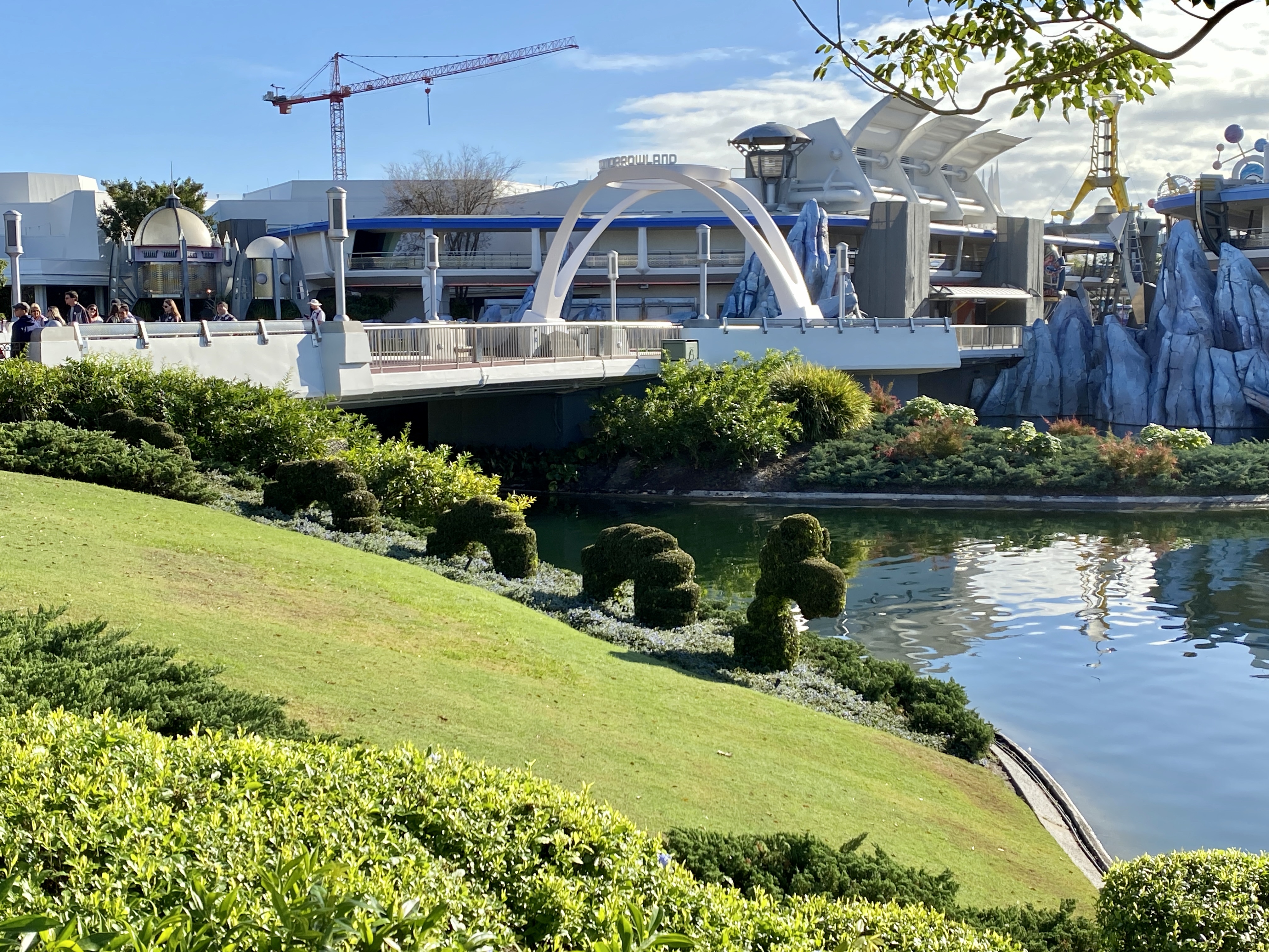 Tomorrowland sea serpent topiary