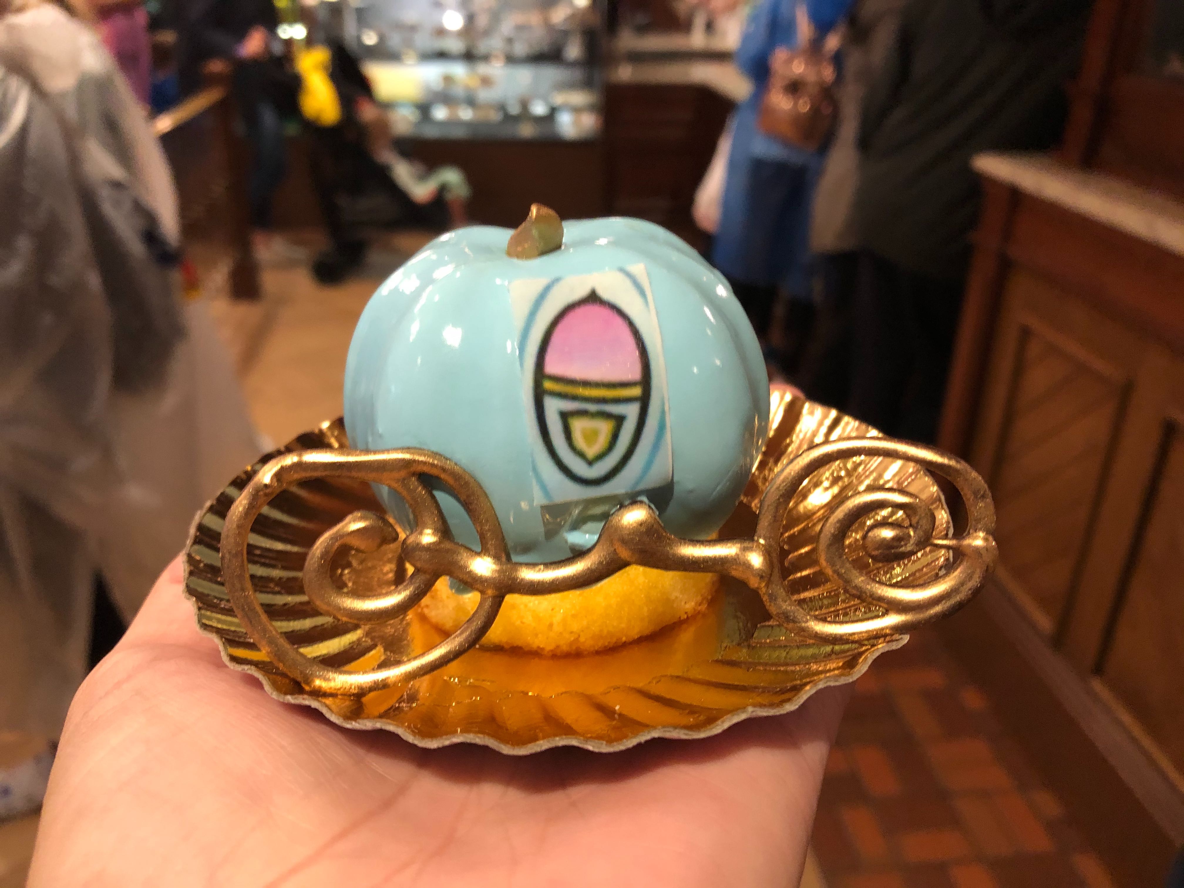 bibbidi-bobbidi-boo-cake-02-01-2020-11.jpg