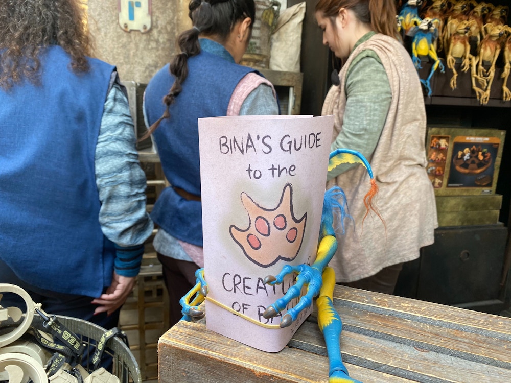 binas-guide-to-the-creatures-of-batuu-disneyland-02-20-2020-3.jpg