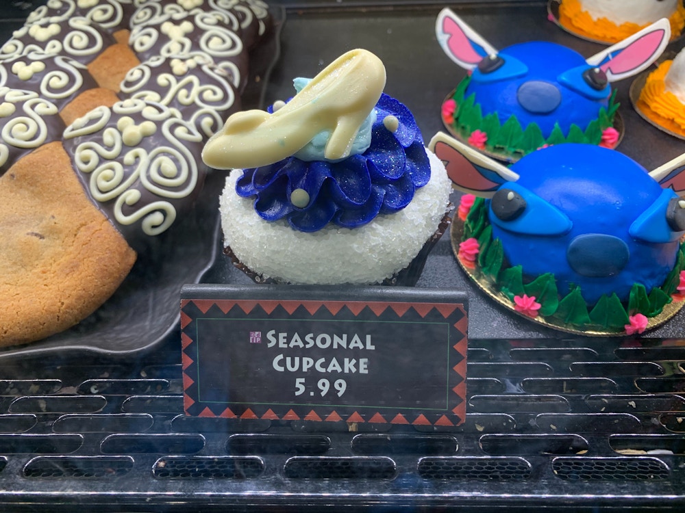 cinderella-cupcake-polynesian-poly-02-02-2020-8.jpg