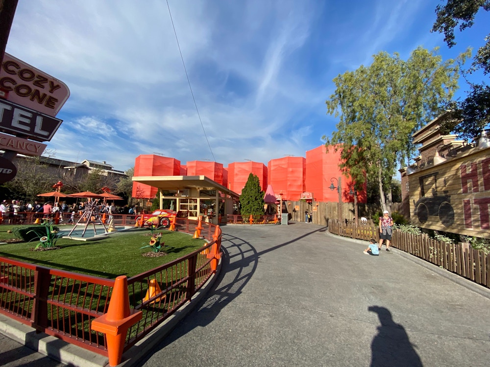 cozy cone motel cones covered repainting cars land disney california adventure 1.jpg?auto=compress%2Cformat&fit=scale&h=750&ixlib=php 1.2