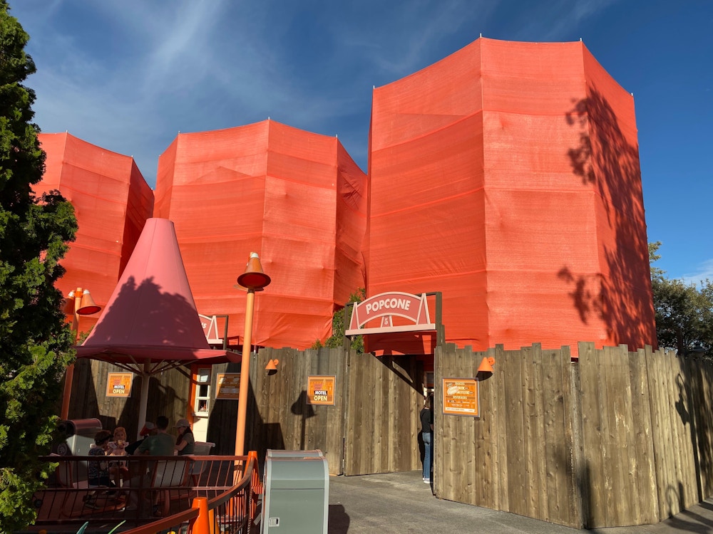 cozy cone motel cones covered repainting cars land disney california adventure 3.jpg?auto=compress%2Cformat&fit=scale&h=750&ixlib=php 1.2