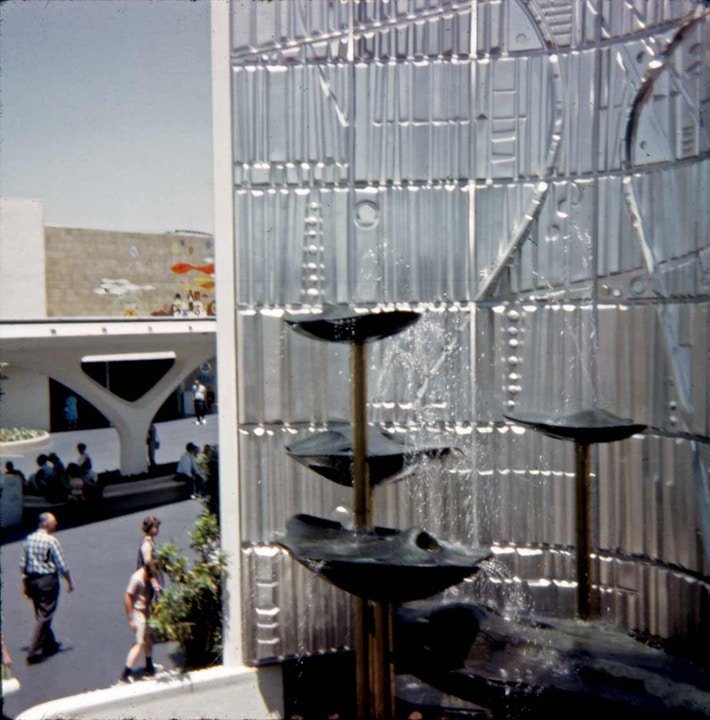 disneyland tomorrowland fountains 1968.jpg?auto=compress%2Cformat&ixlib=php 1.2