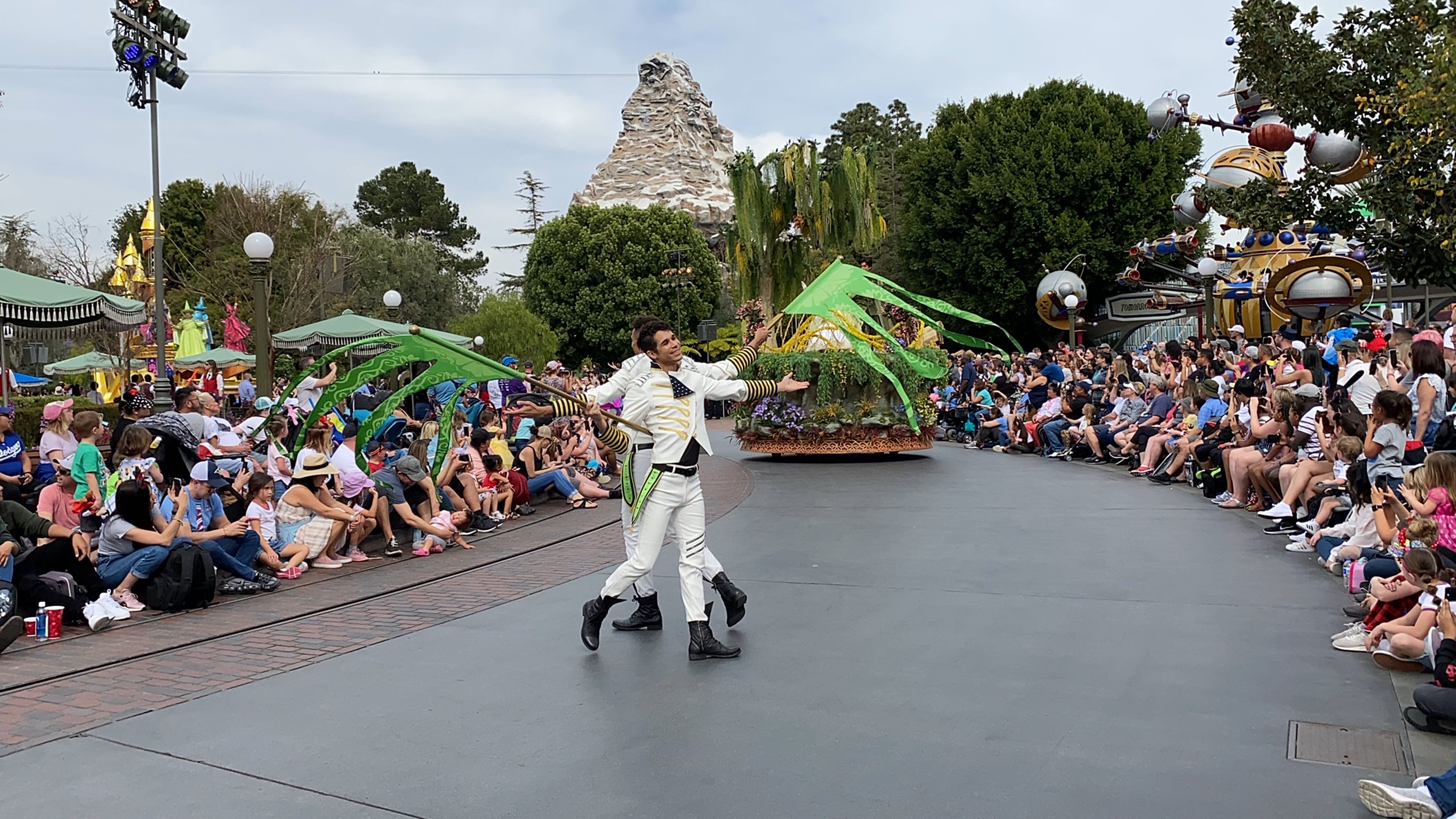 PHOTOS, VIDEO: New "Magic Happens" Parade Debuts At Disneyland - WDW ...