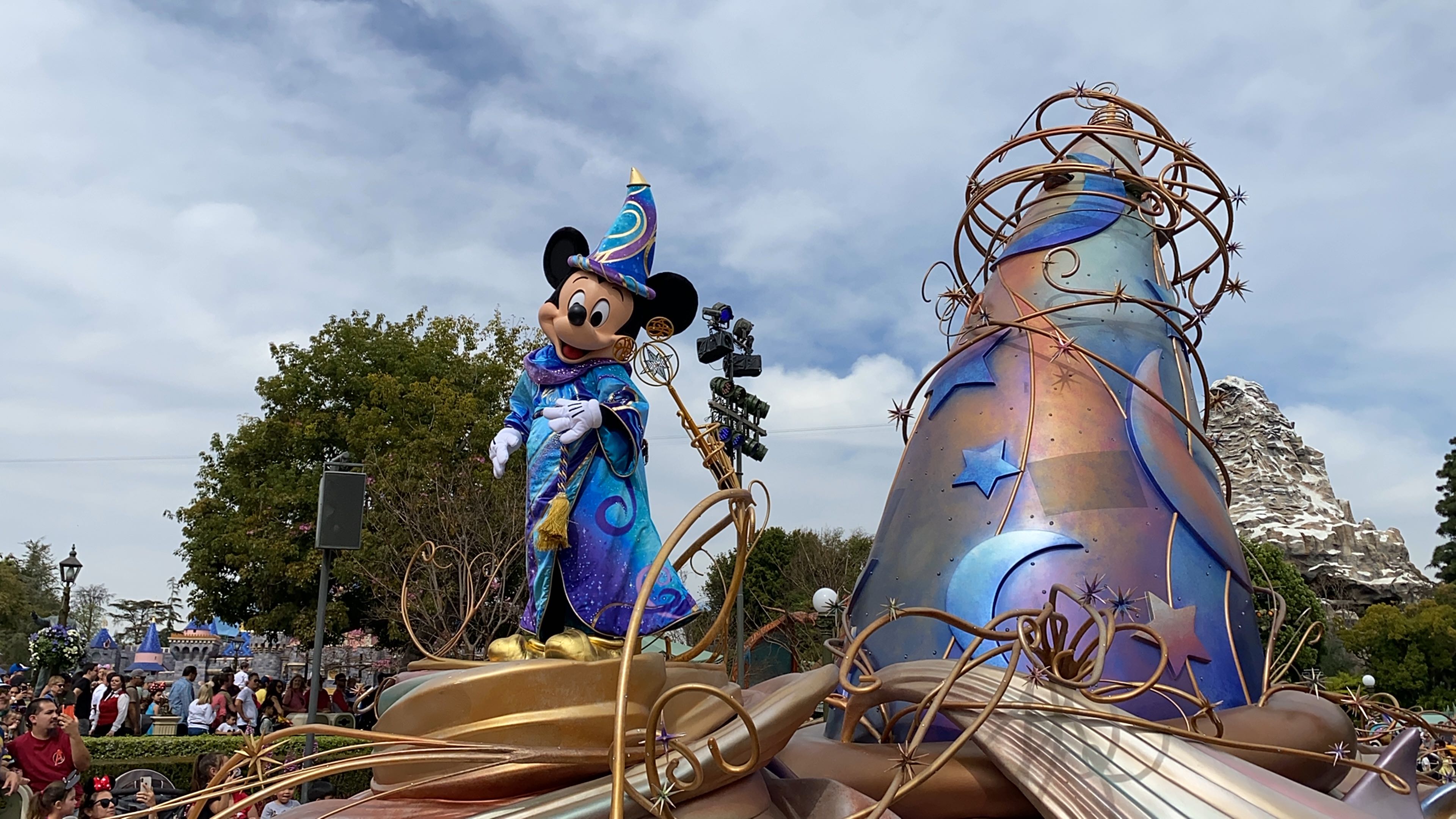 PHOTOS, VIDEO: New "Magic Happens" Parade Debuts At Disneyland - WDW ...