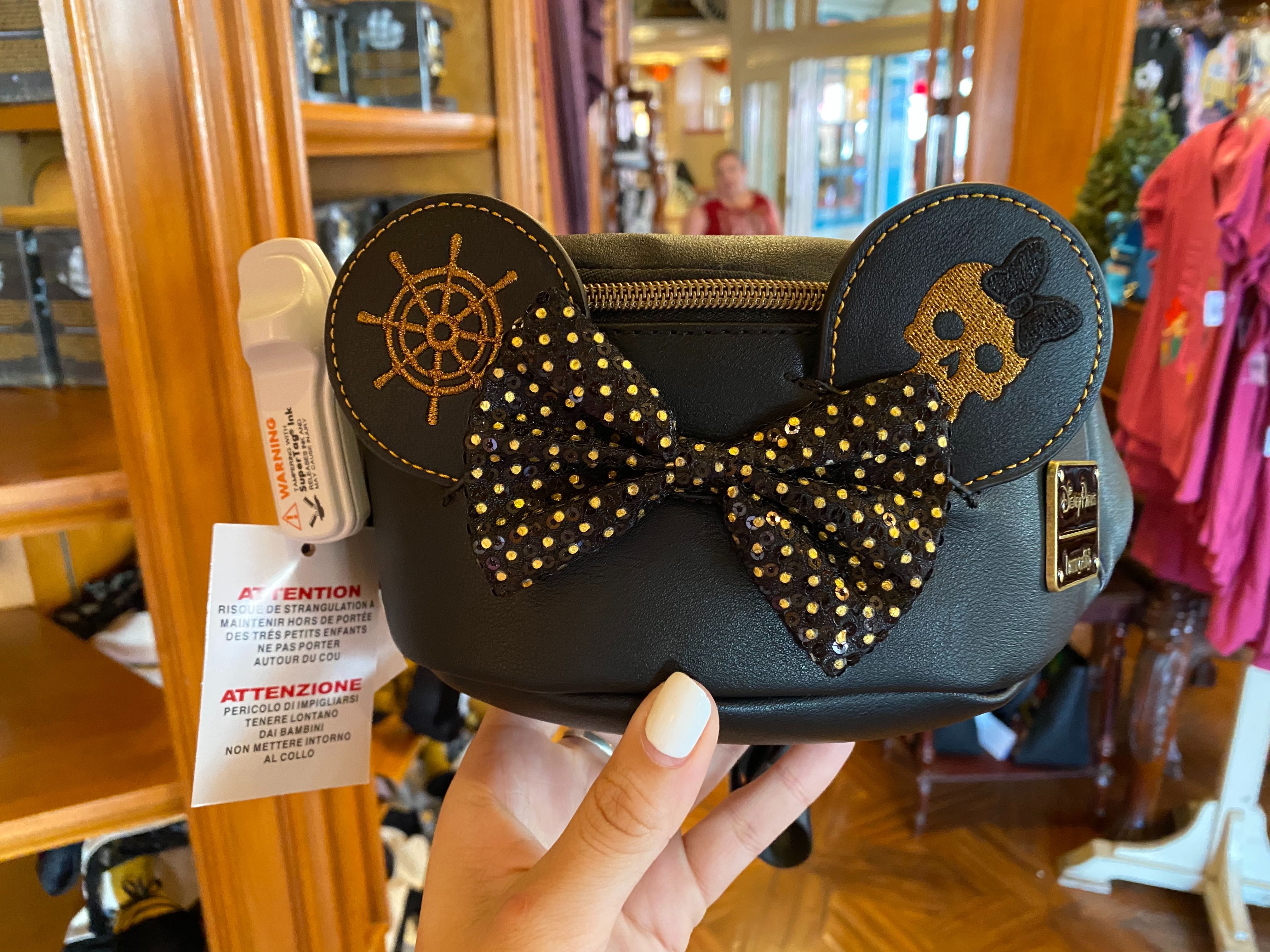 minnie main attraction February pirates disneyland